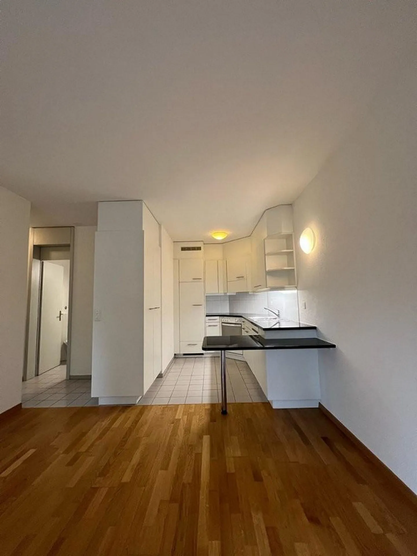 Beautiful apartment in a central location - Photo 2 of 7