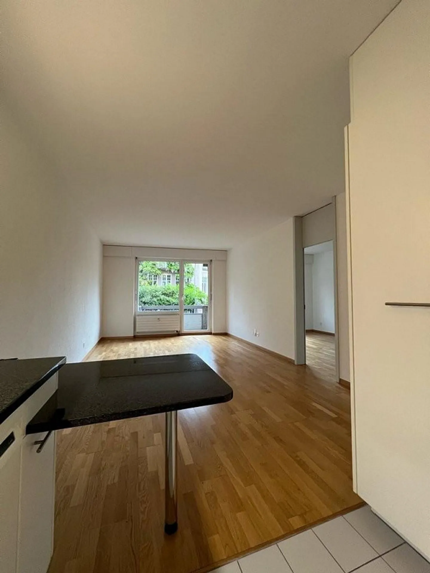 Beautiful apartment in a central location - Photo 3 of 7