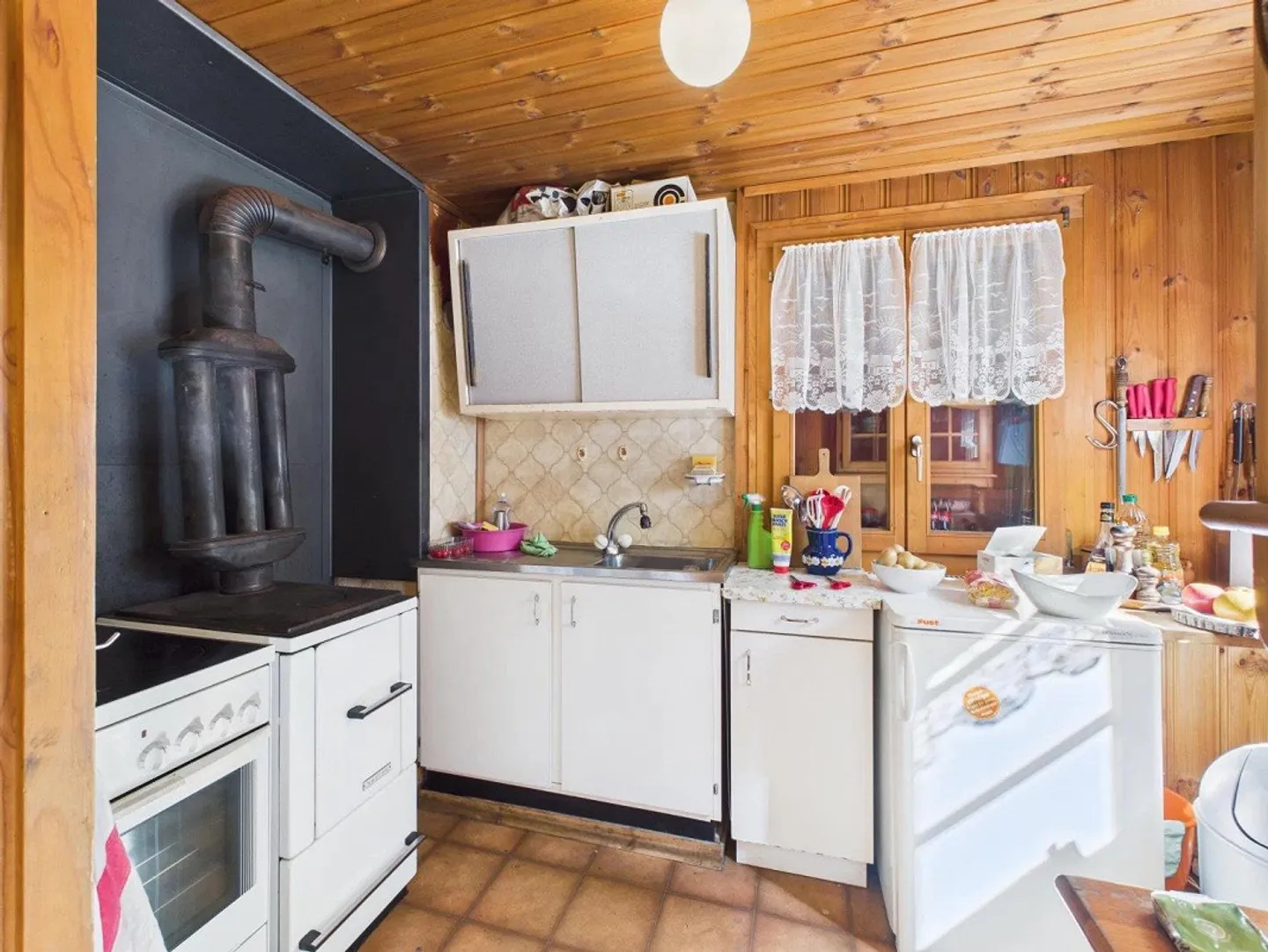 Idyllic House with Workshop and Vines in Eyholz - Photo 6 of 13