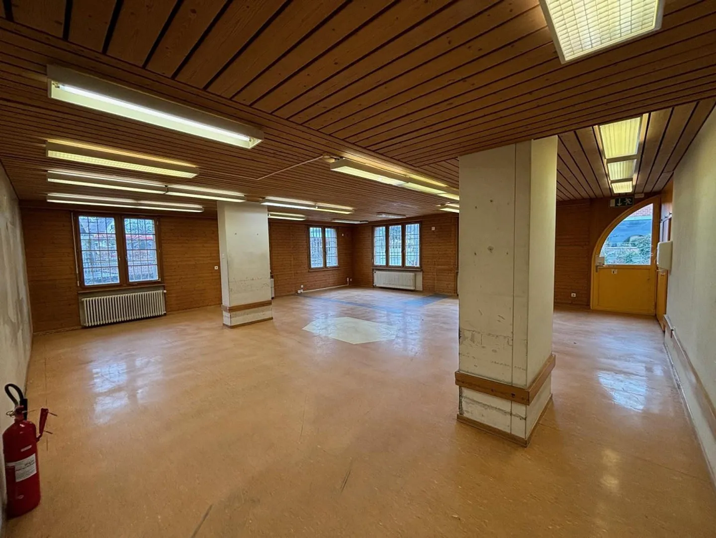 300m² Spazio Commerciale, 8253 Diessenhofen - Foto 2 di 13