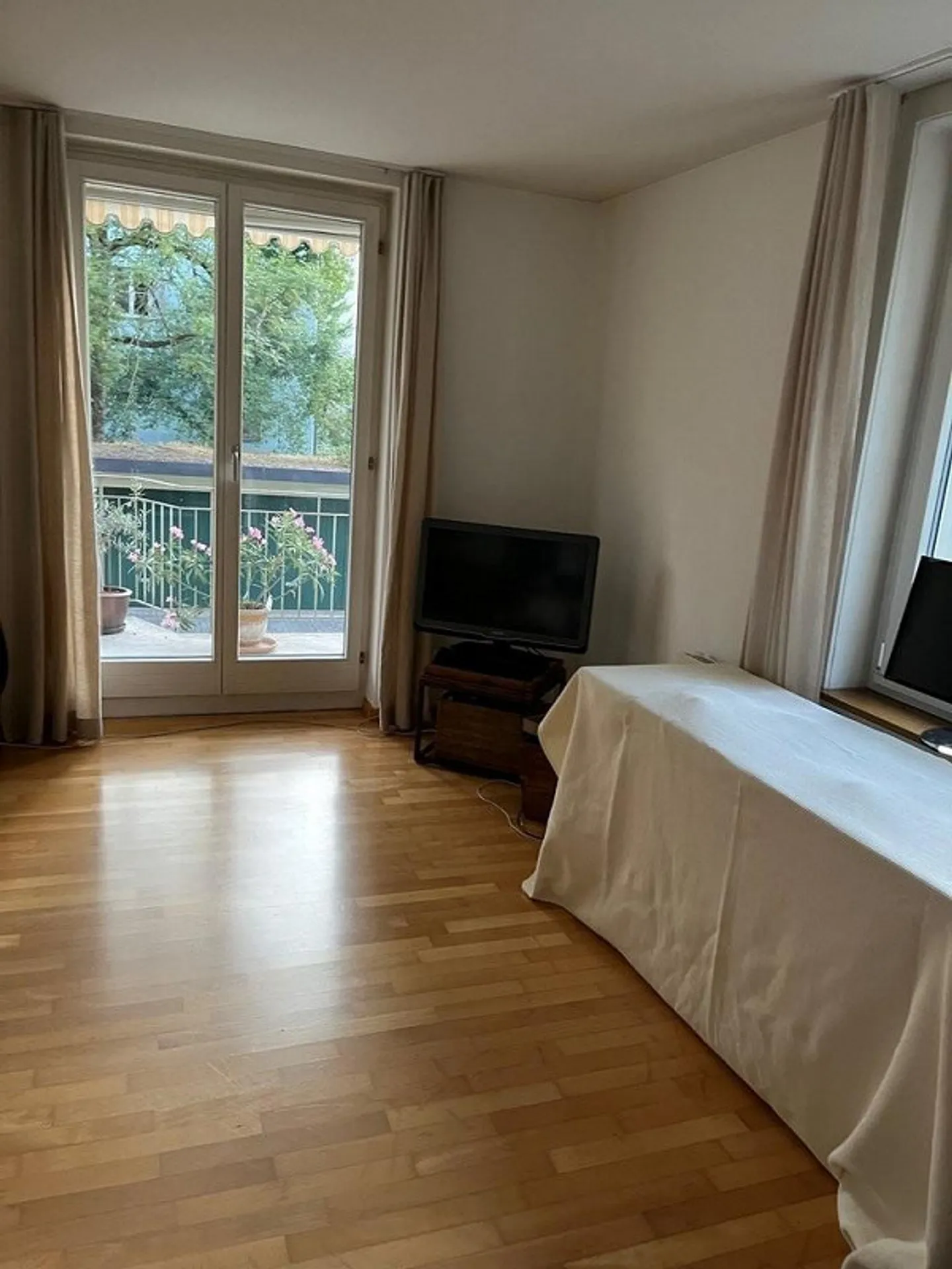 Appartamento affascinante con 3 camere da letto in affitto - Foto 2 di 8