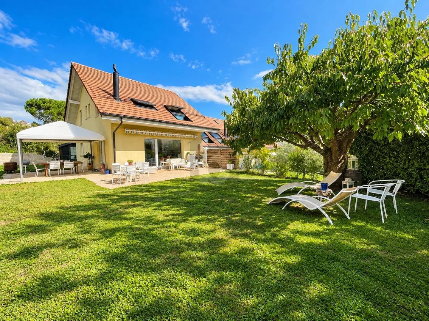 MAGNIFICENT SPACIOUS AND BRIGHT WITH BEAUTIFUL GARDEN - Photo 1 of 6