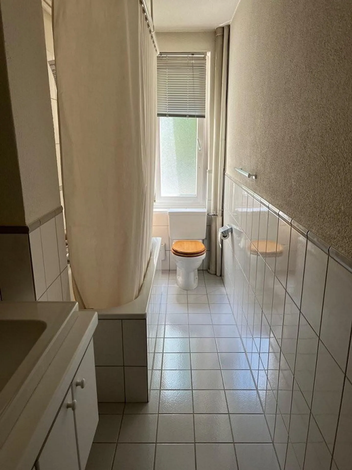 Appartamento affascinante con 3 camere da letto in affitto - Foto 7 di 8
