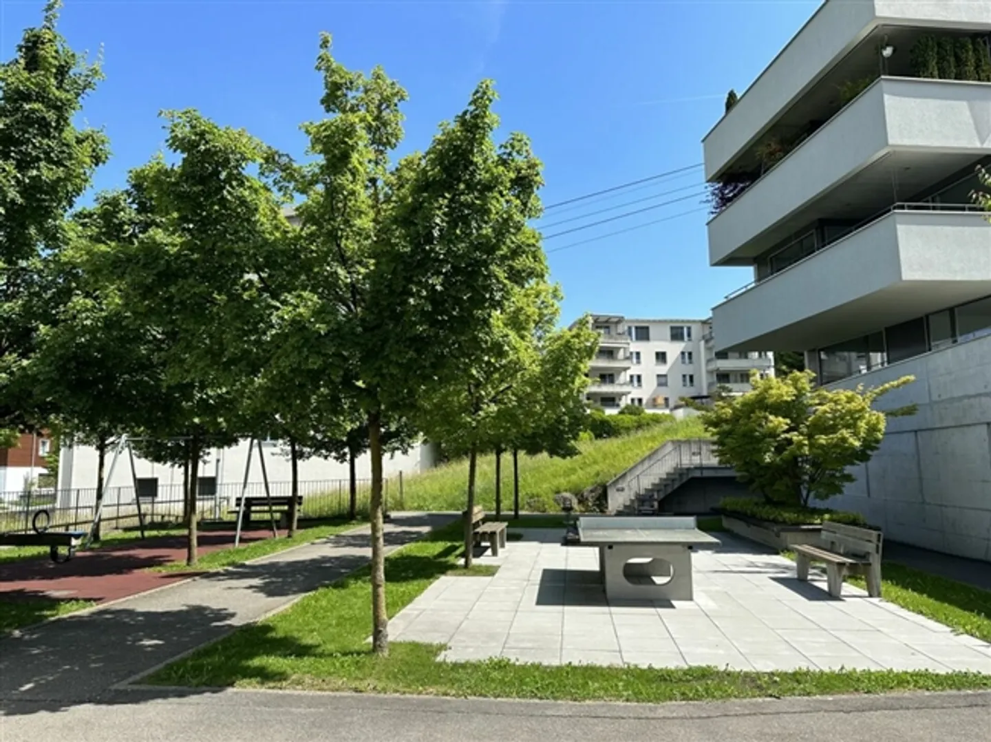 SPACIOUS APARTMENT WITH IDEAL FLOOR PLAN NEAR LAKE - Photo 1 of 9