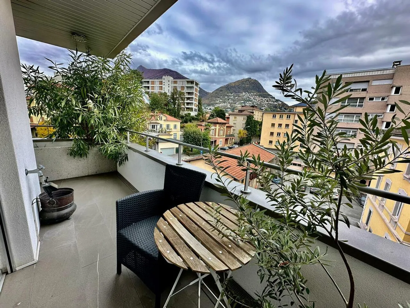 COMODISSIMO 3.5 LOC. IN CENTRO LUGANO - Foto 2 di 10