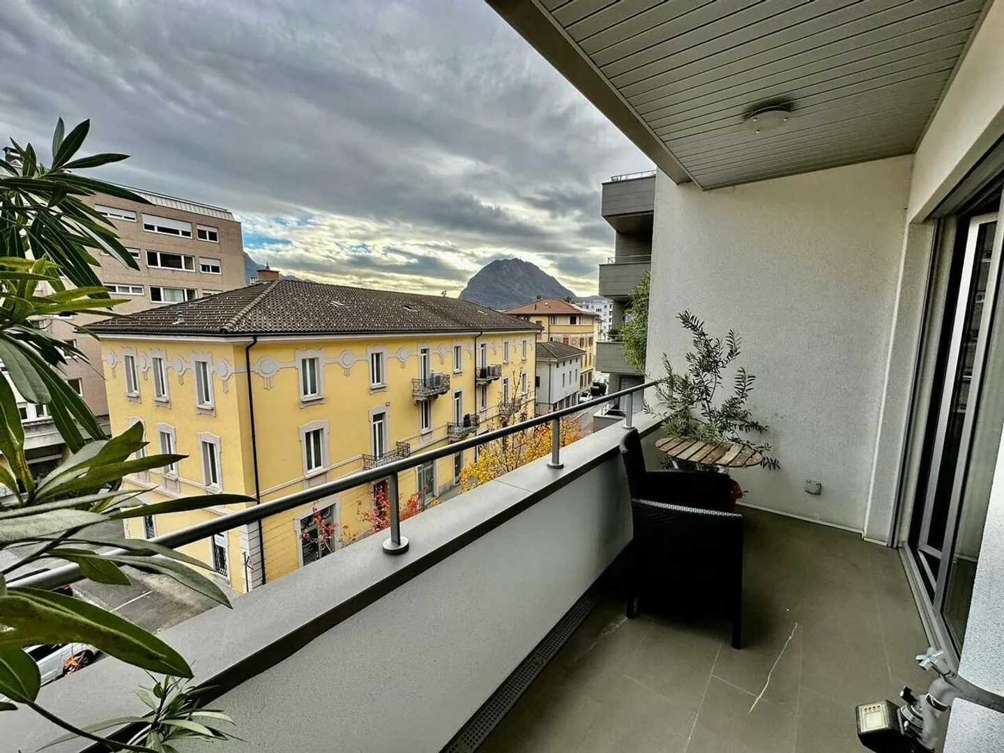 COMODISSIMO 3.5 LOC. IN CENTRO LUGANO - Foto 9 di 10