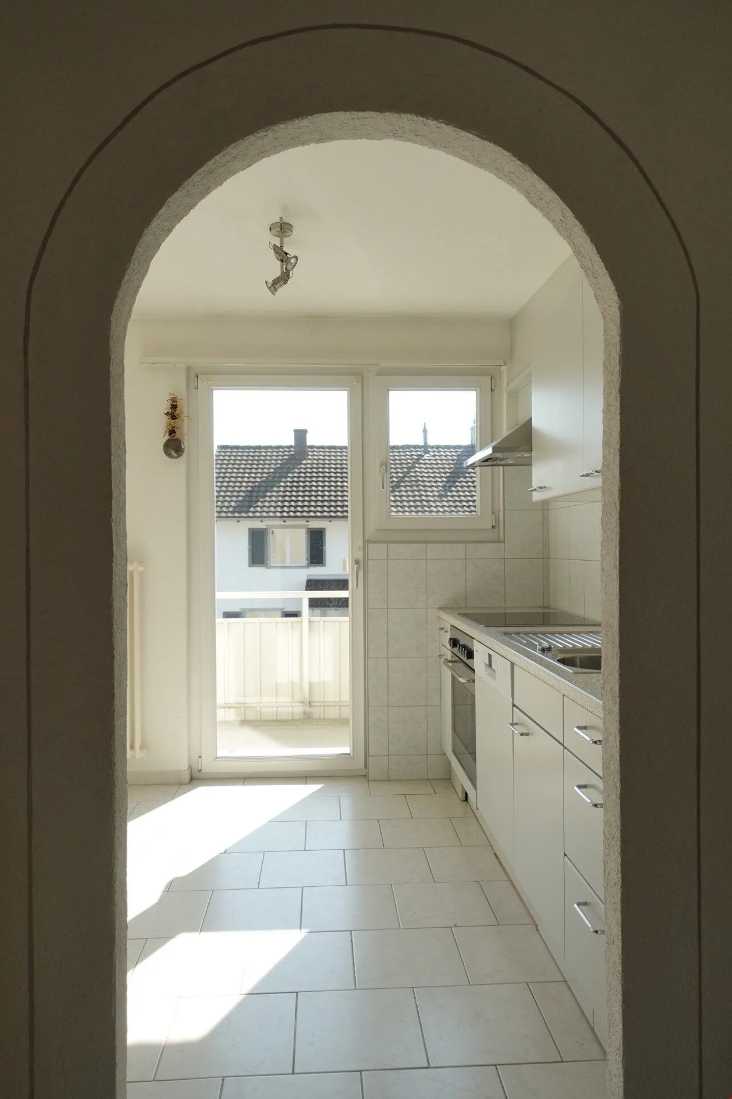 Bright 3.5 Room Apartment - Photo 6 of 18