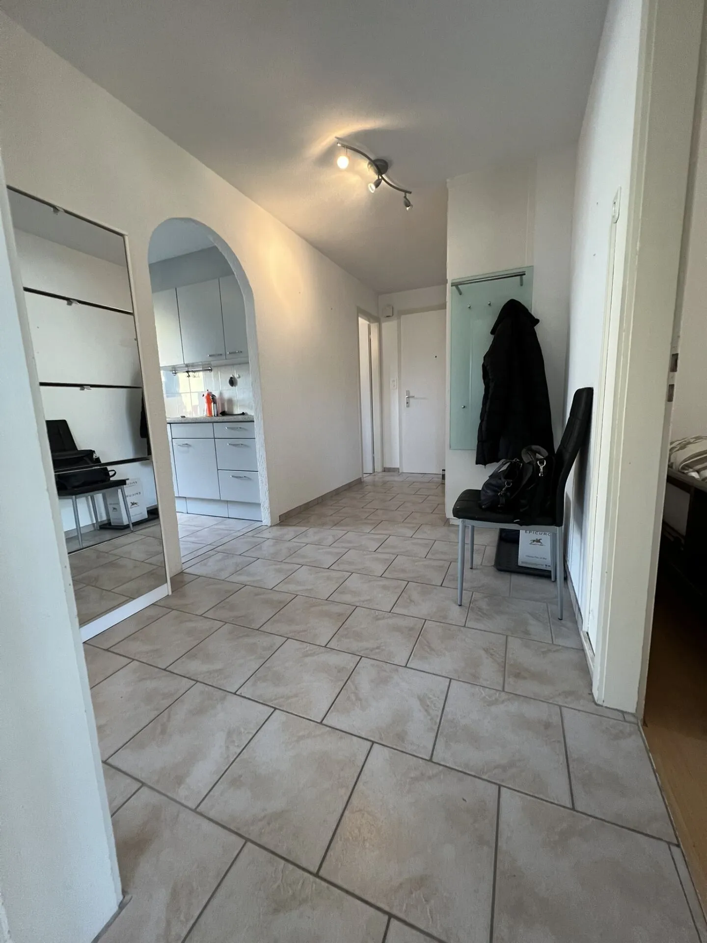 Bright 3.5 Room Apartment - Photo 13 of 18