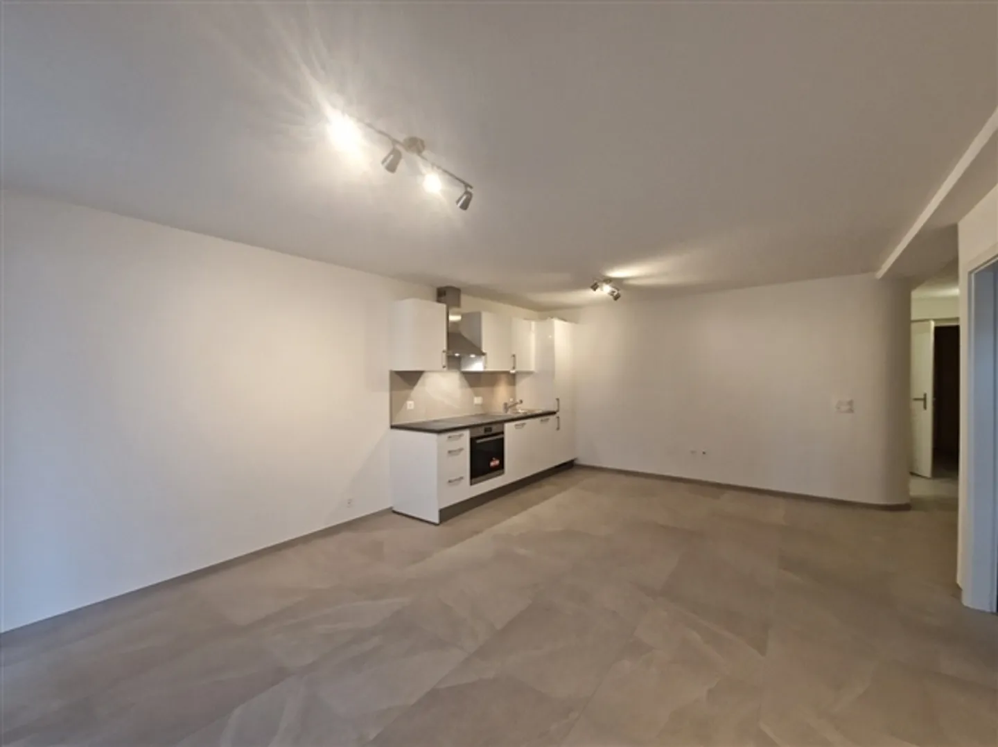 «Zentral gelegen mit großer Terrasse» - Foto 2 von 5