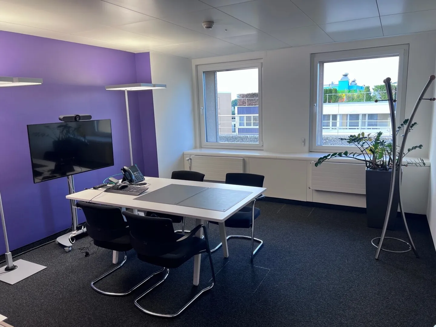 For rent - 1,410 m² of offices with storage and parking in Lausanne - Photo 2 of 10