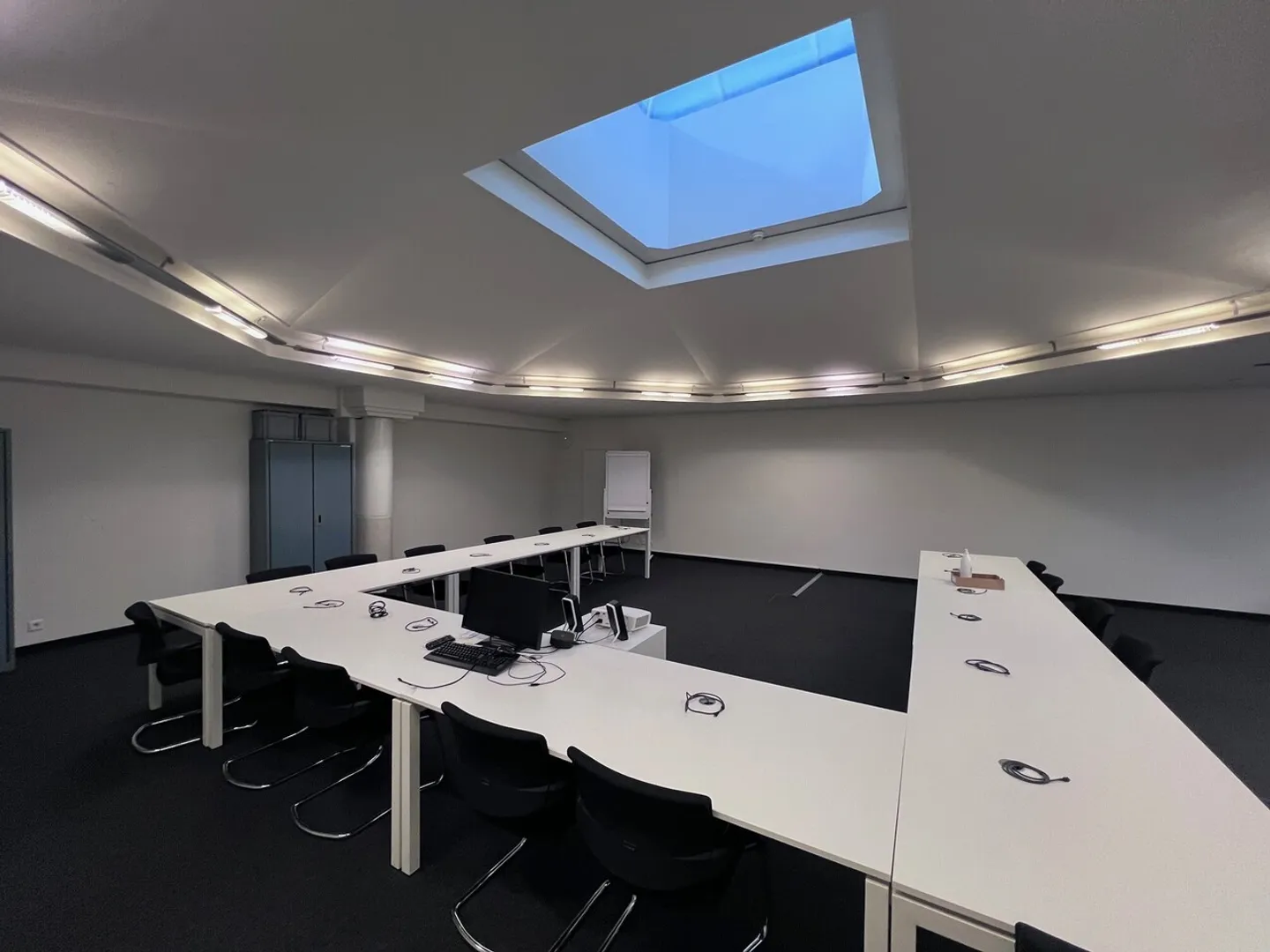 For rent - 1,410 m² of offices with storage and parking in Lausanne - Photo 9 of 10