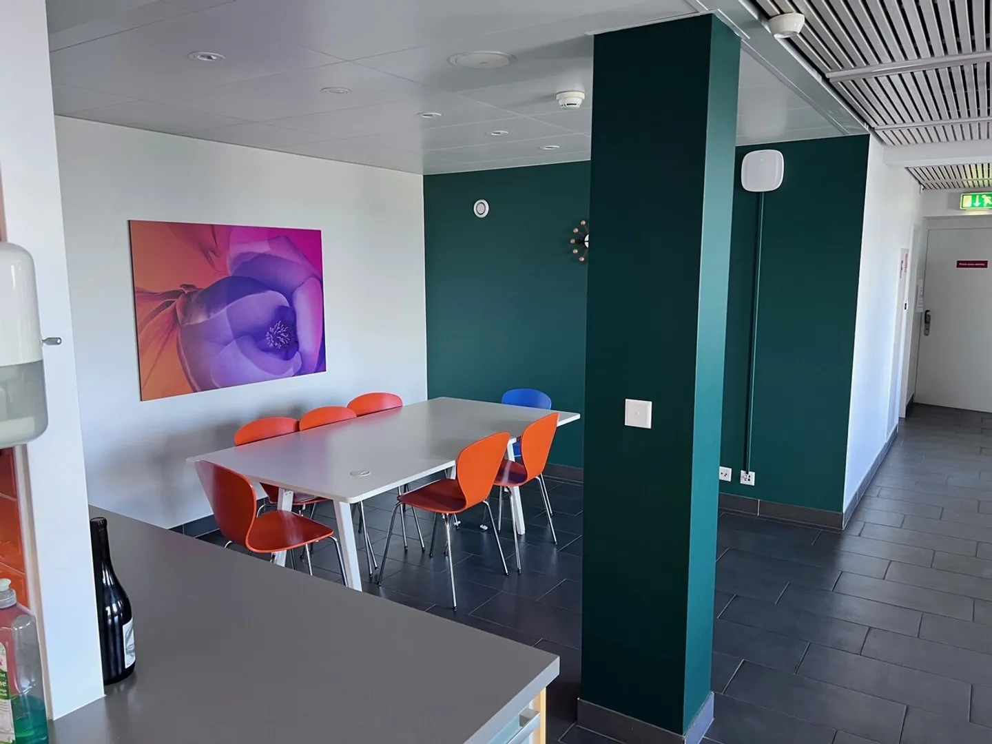 For rent - 1,410 m² of offices with storage and parking in Lausanne - Photo 4 of 10