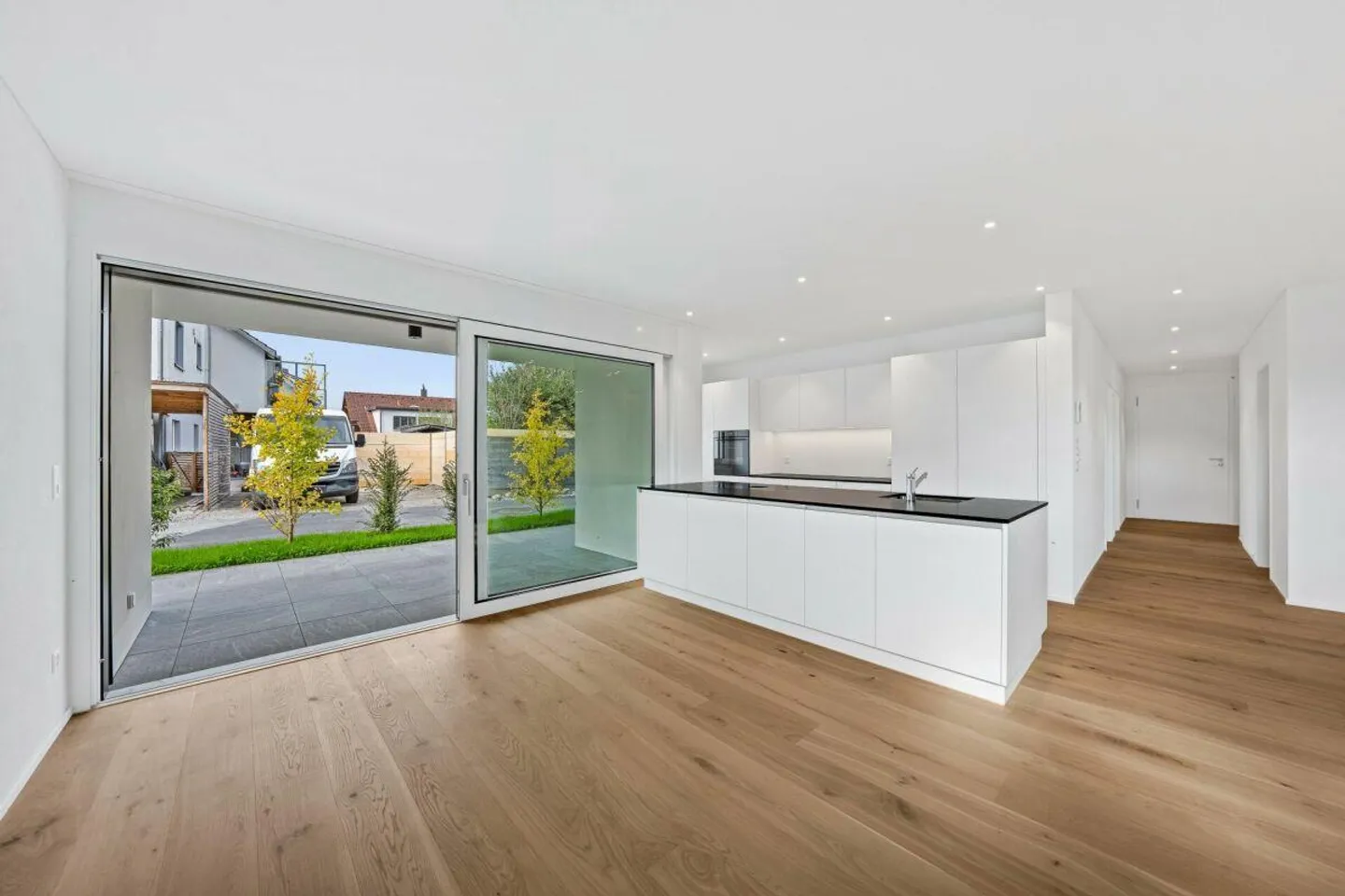 Arrive and feel at home - Stylish 4½-room ground floor apartment - Photo 3 of 14