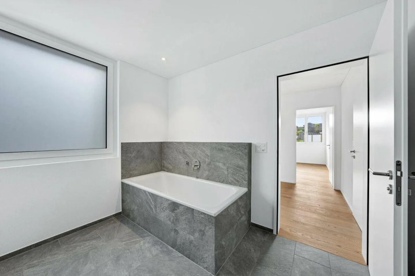 Arrive and feel at home - Stylish 4½-room ground floor apartment - Photo 6 of 14