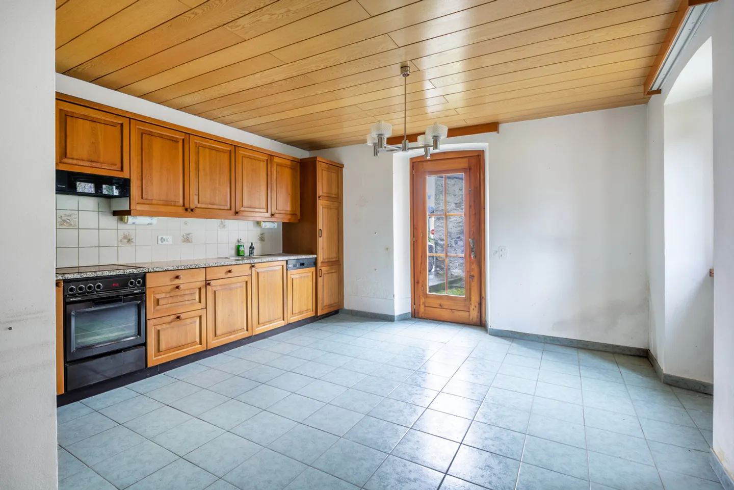 5.5-room property surrounded by nature - Photo 2 of 11