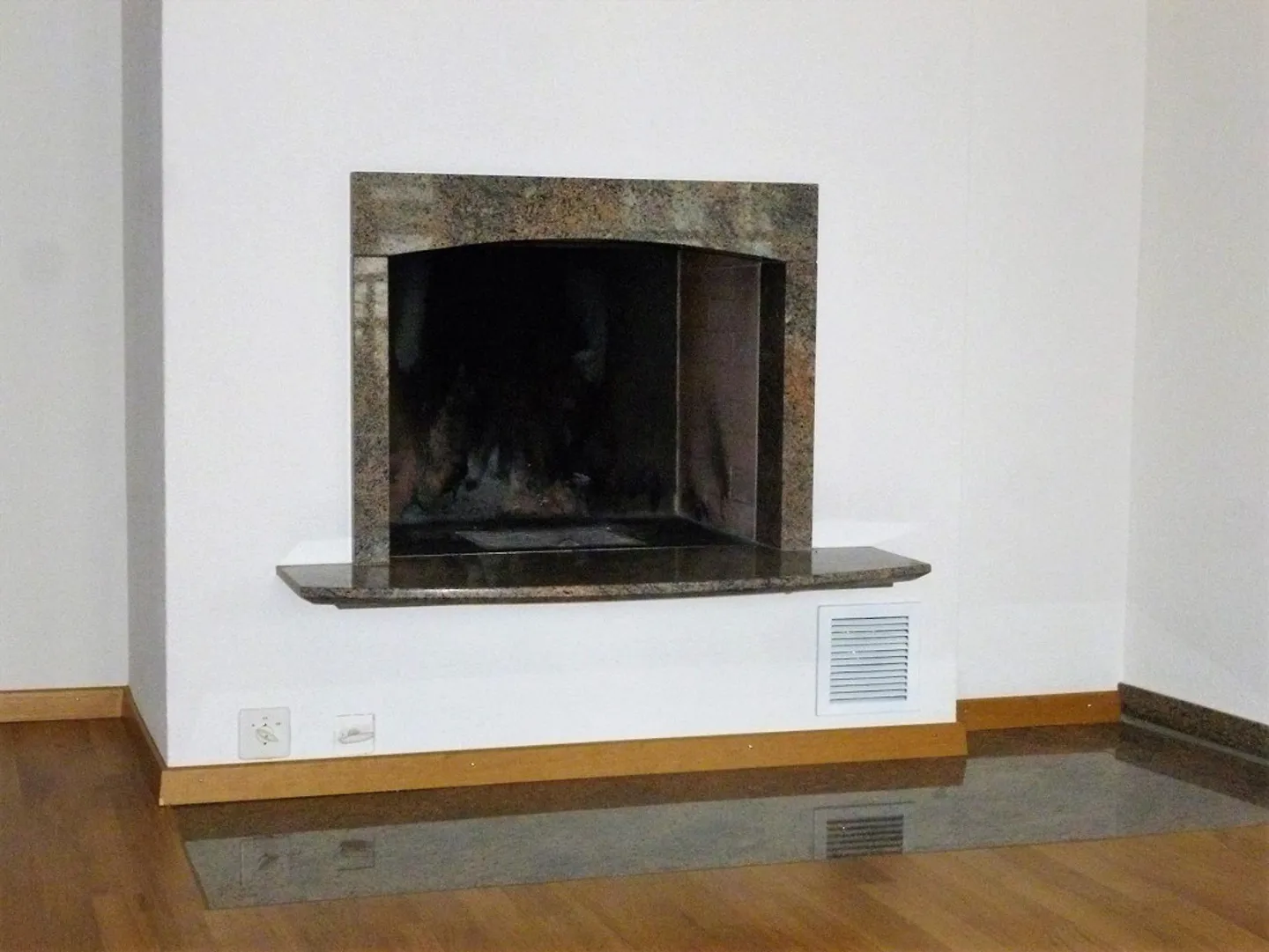 Helle 4.5-Zimmerwohnung mit Gartensitzplatz und Autoabstellplatz - Foto 8 von 12