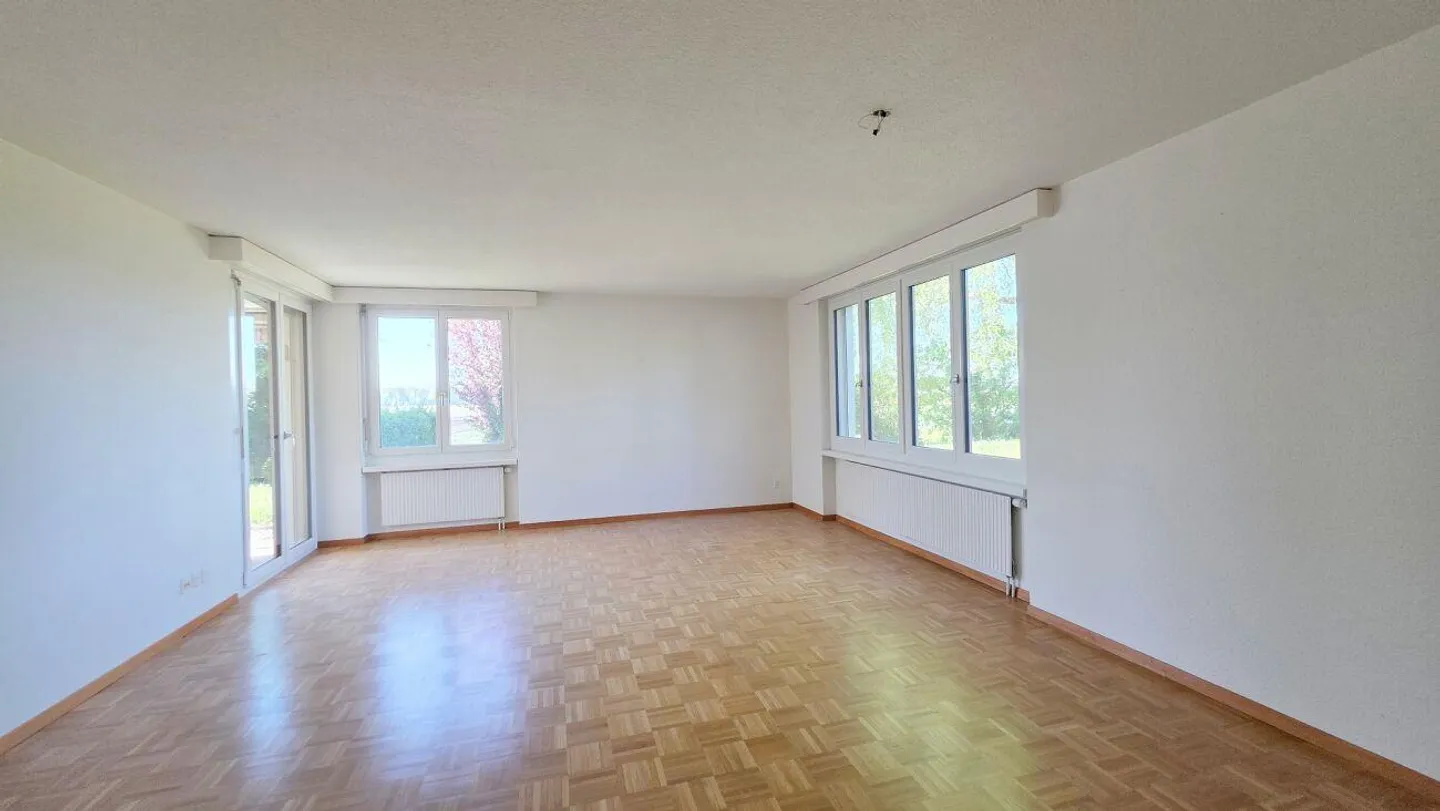 Charmante Wohnung mit sonnigem Sitzplatz - Foto 3 von 12