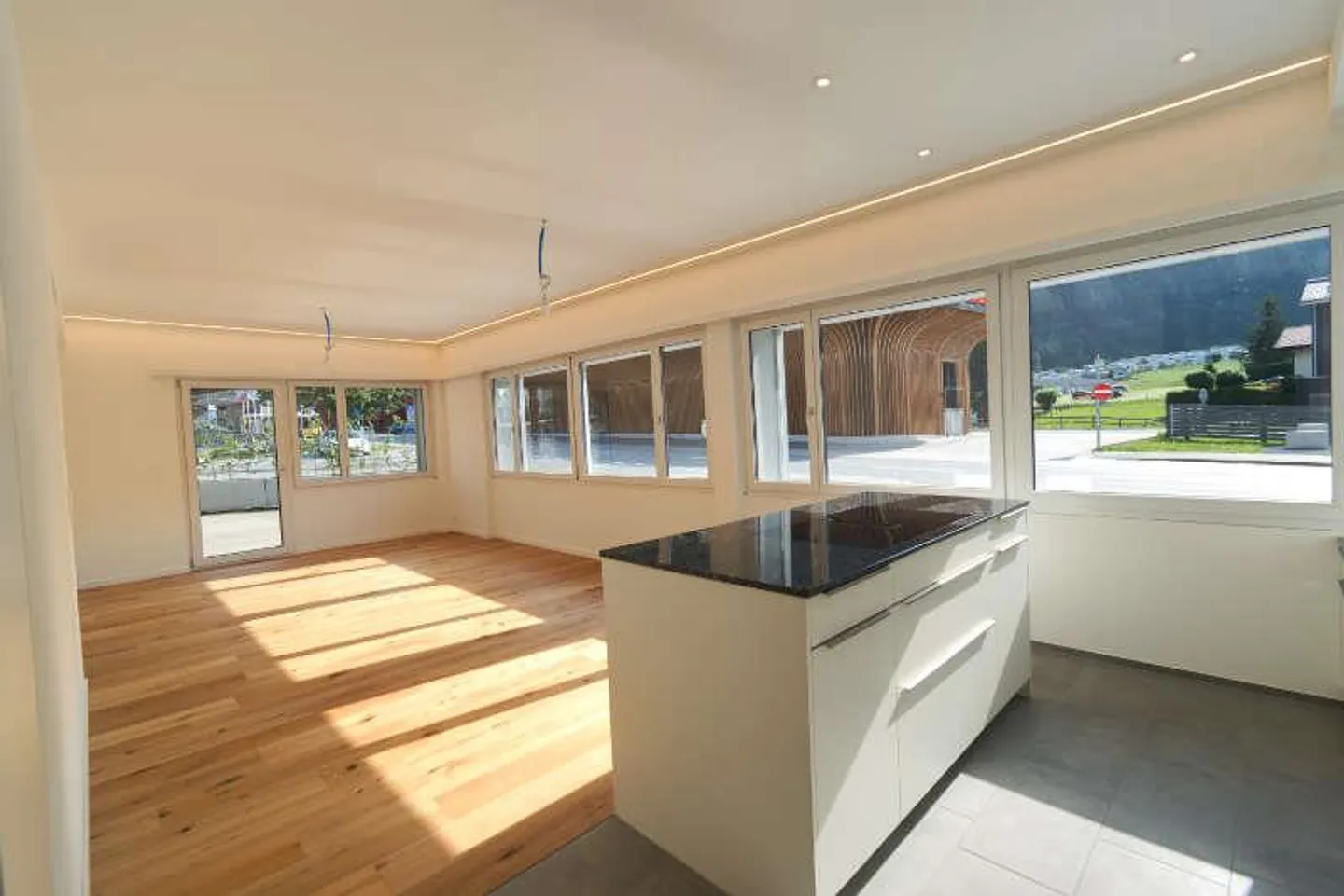 Appartamento moderno e nuovo con grande area esterna - Foto 2 di 23