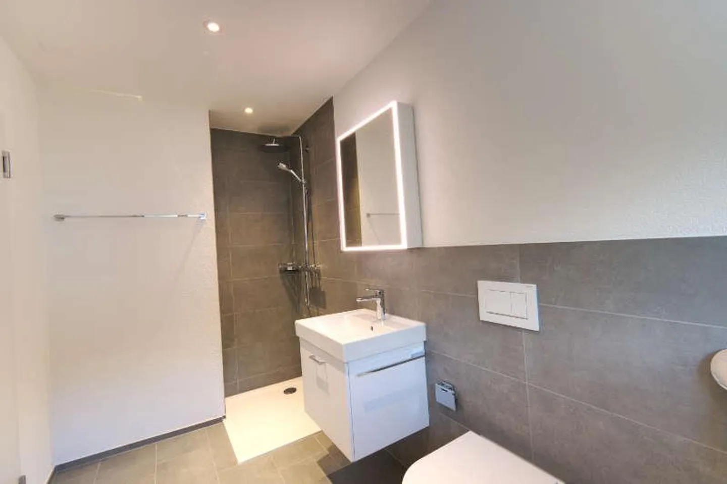 Appartamento moderno e nuovo con grande area esterna - Foto 7 di 23