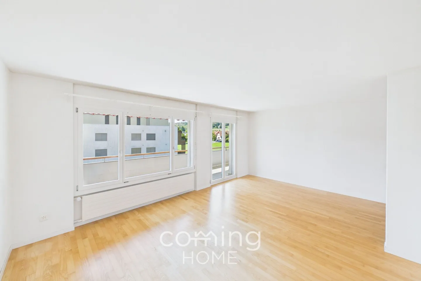 Appartement 4.5 pièces modernisé à Riedholz avec vue sur la montagne et balcon - Photo 4 sur 15