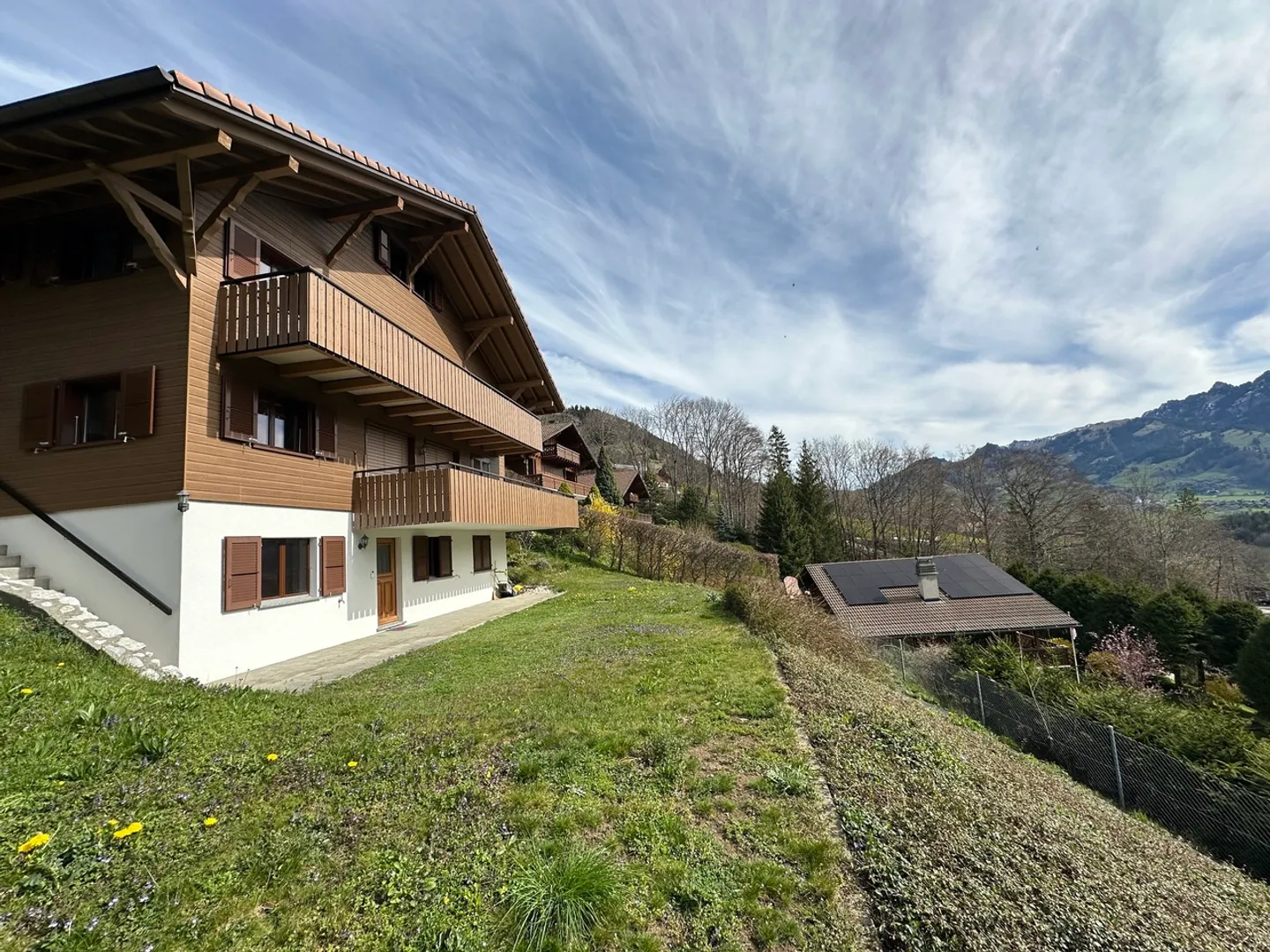 Chalet con 2 appartamenti - Foto 1 di 9