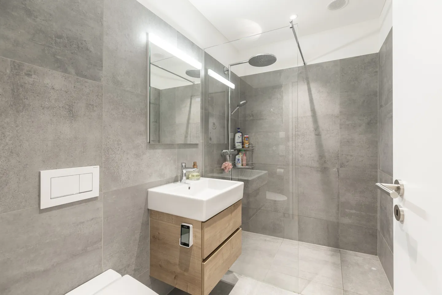 Modern and Stylish Living as a Couple - Photo 5 of 8