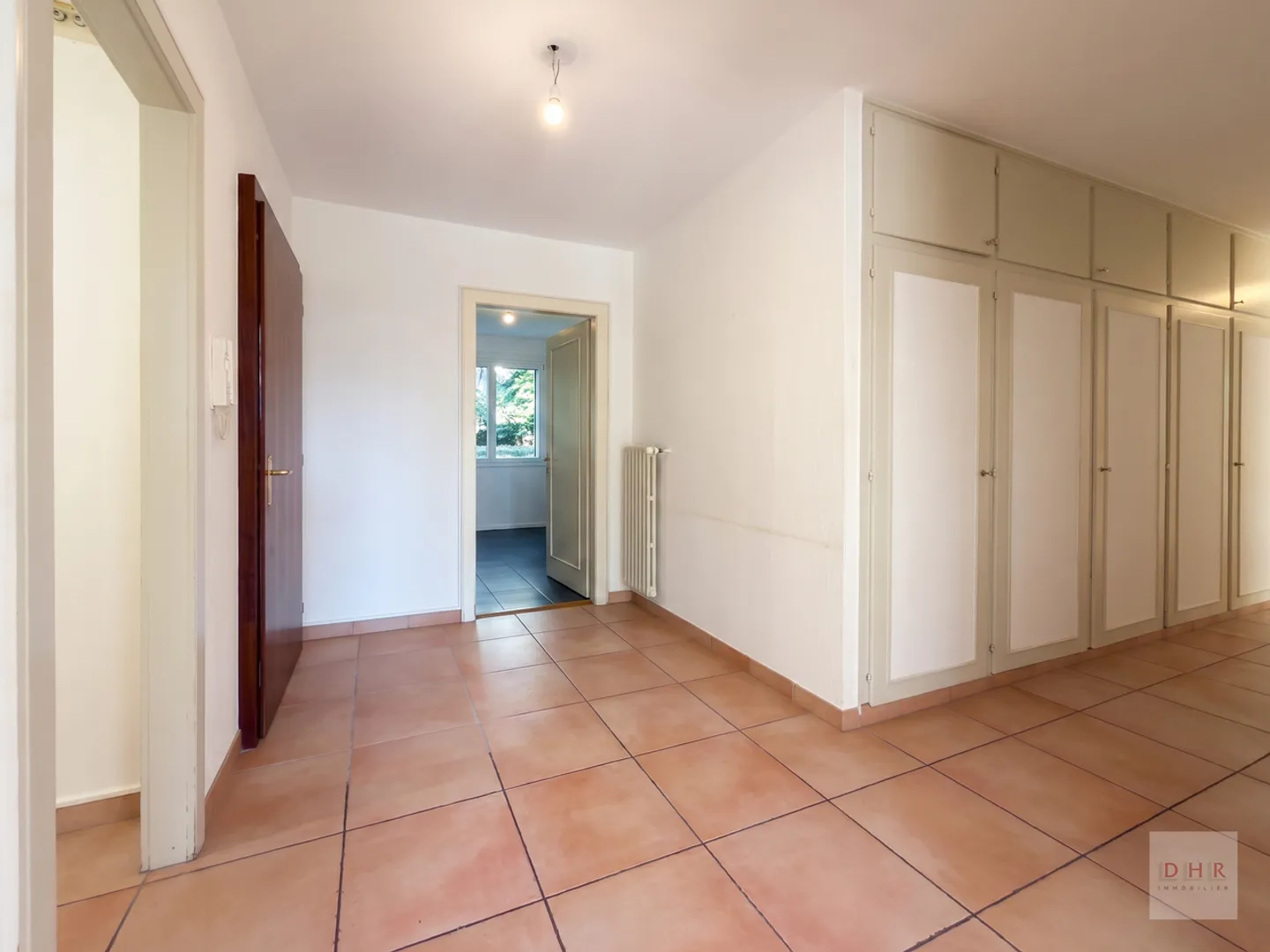 Spacious Apartment in Béthusy - Photo 2 of 14