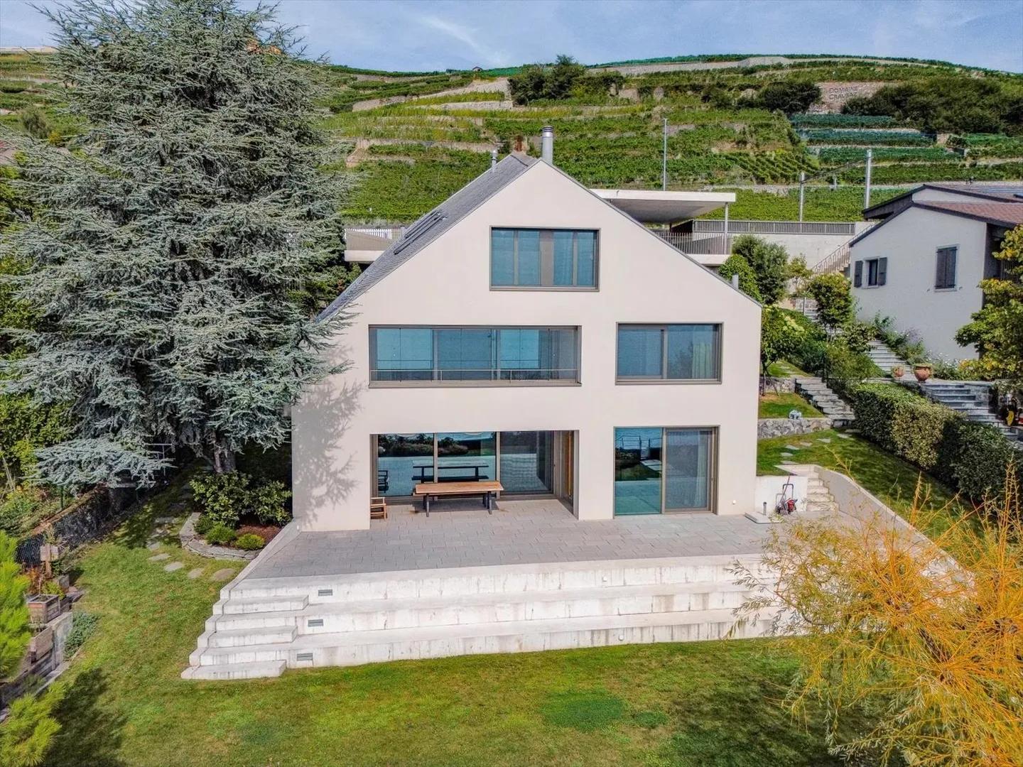 Villa di Eccezione in Prima Linea al Lago! - Foto 4 di 13