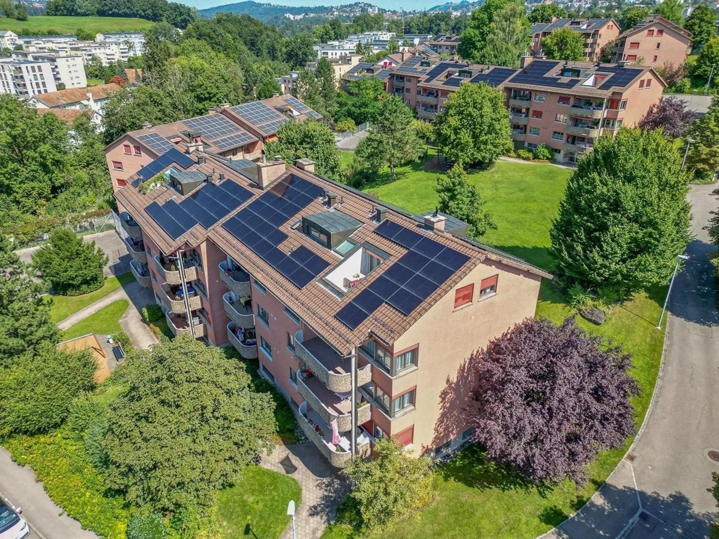 Spacious 3.5-room apartment on the 2nd floor - Photo 1 of 11