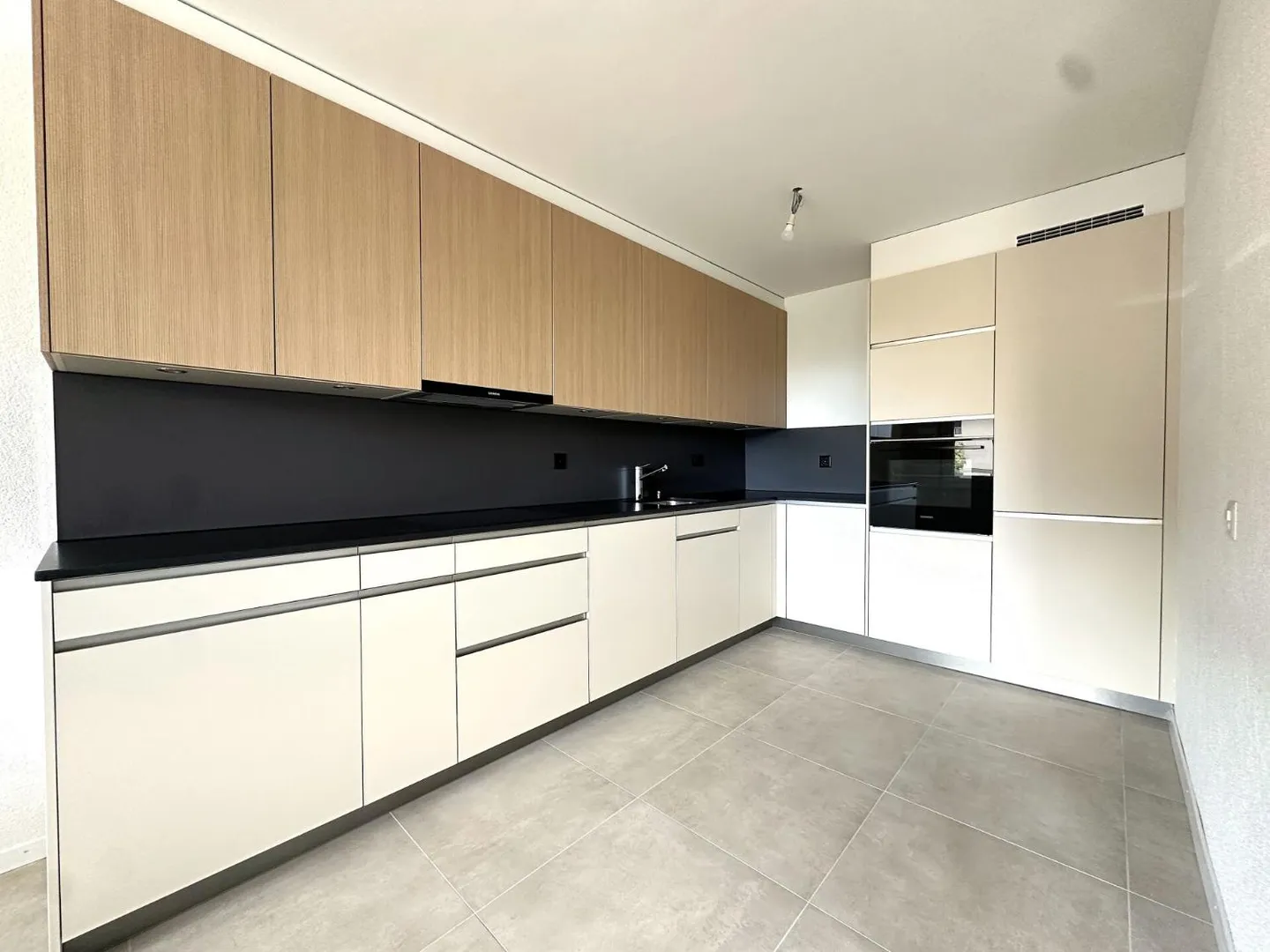 Sehr schöne 4,5-Zimmer-Wohnung komplett renoviert! - Foto 1 von 11