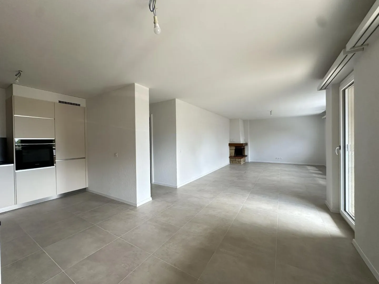 Sehr schöne 4,5-Zimmer-Wohnung komplett renoviert! - Foto 2 von 11