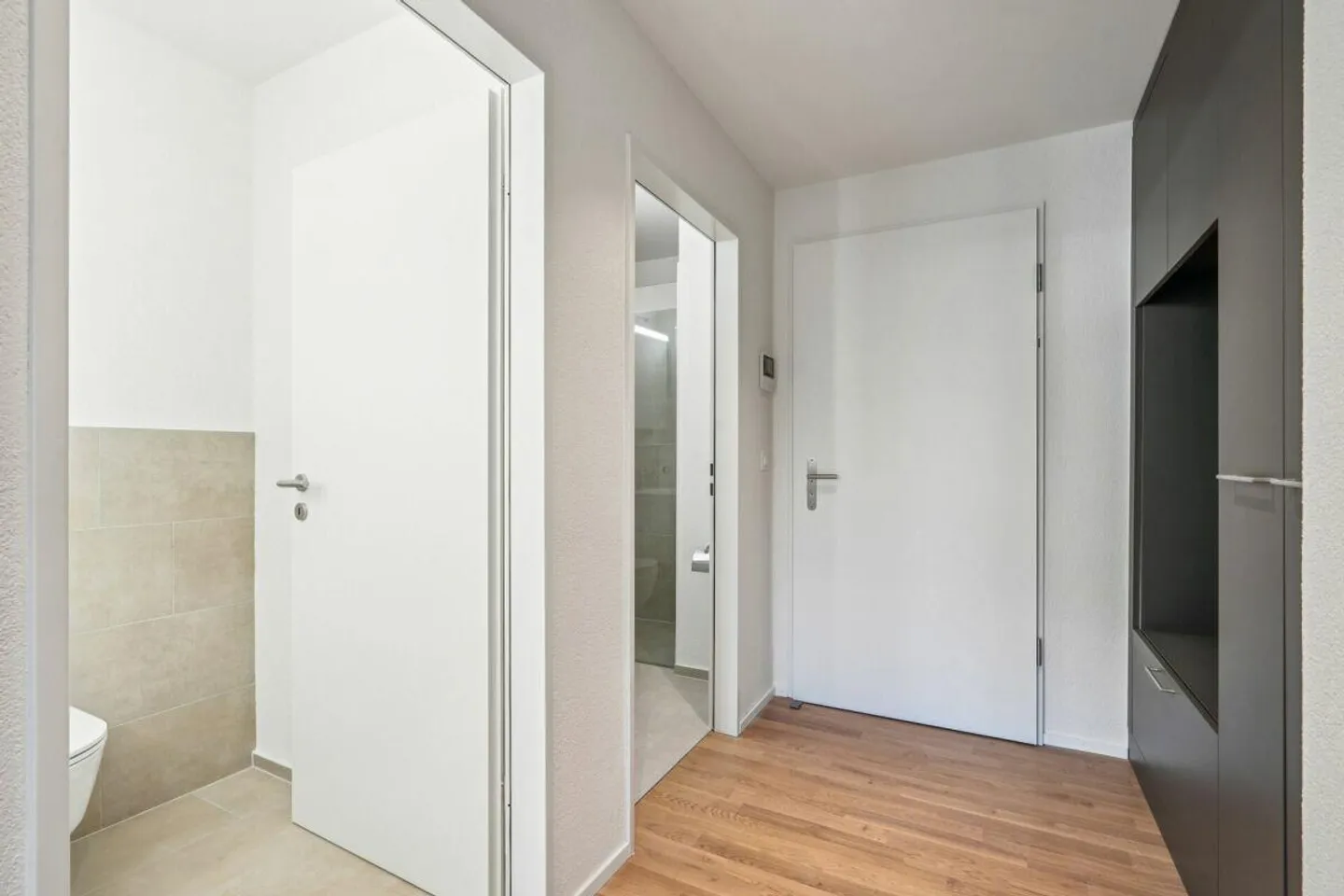 One of the last apartments - 3.5 rooms, first occupancy in district 2 - Photo 2 of 10