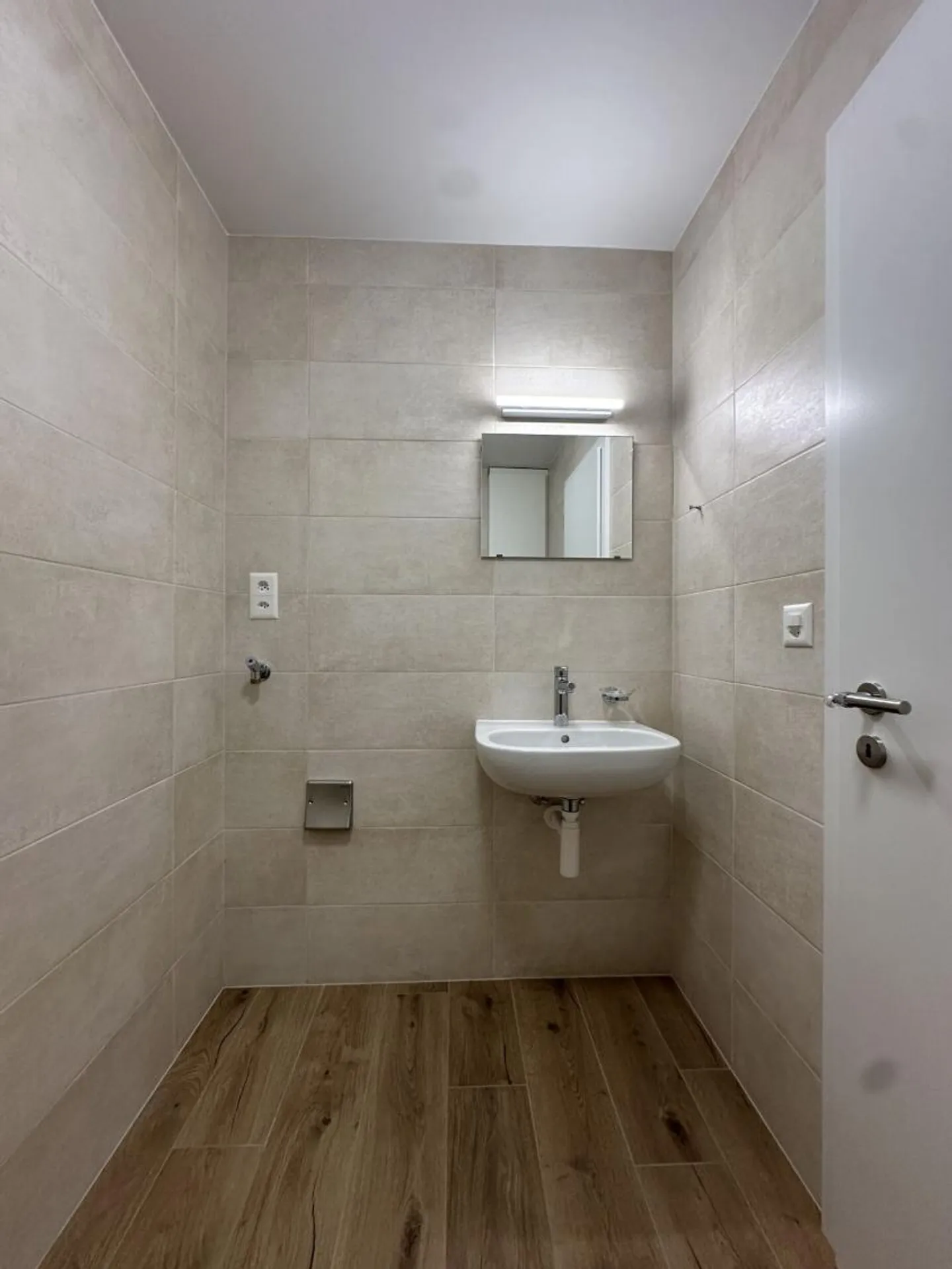 Sehr schöne 4,5-Zimmer-Wohnung komplett renoviert! - Foto 9 von 11