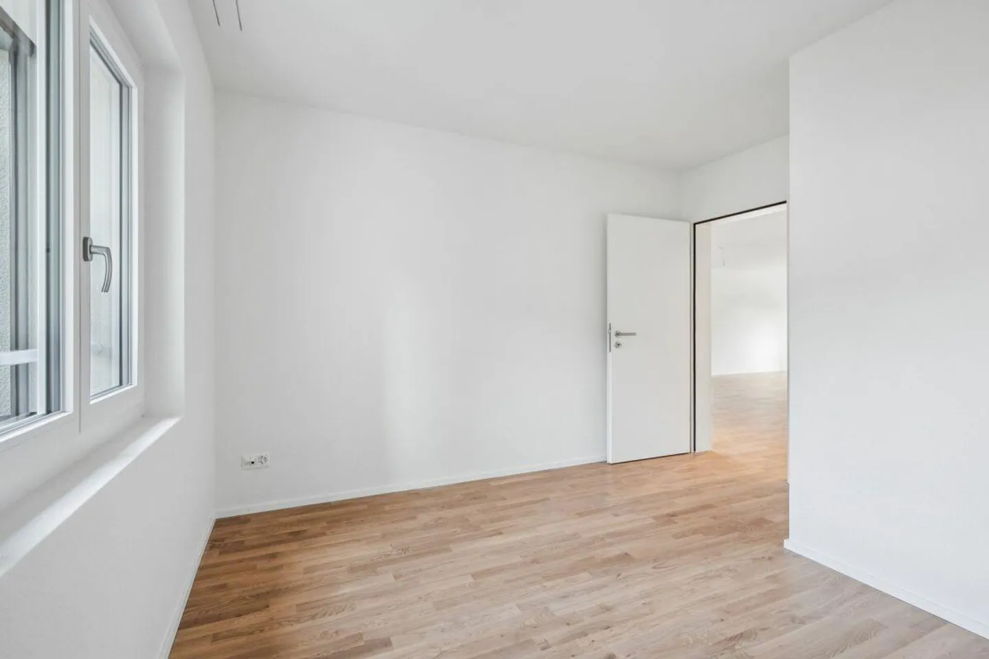 One of the last apartments - 3.5 rooms, first occupancy in district 2 - Photo 10 of 10