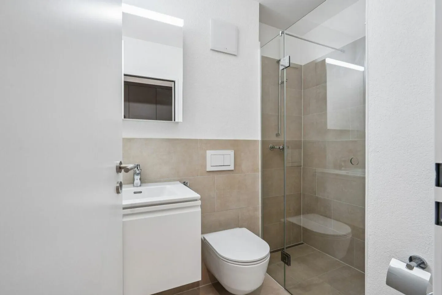 One of the last apartments - 3.5 rooms, first occupancy in district 2 - Photo 3 of 10