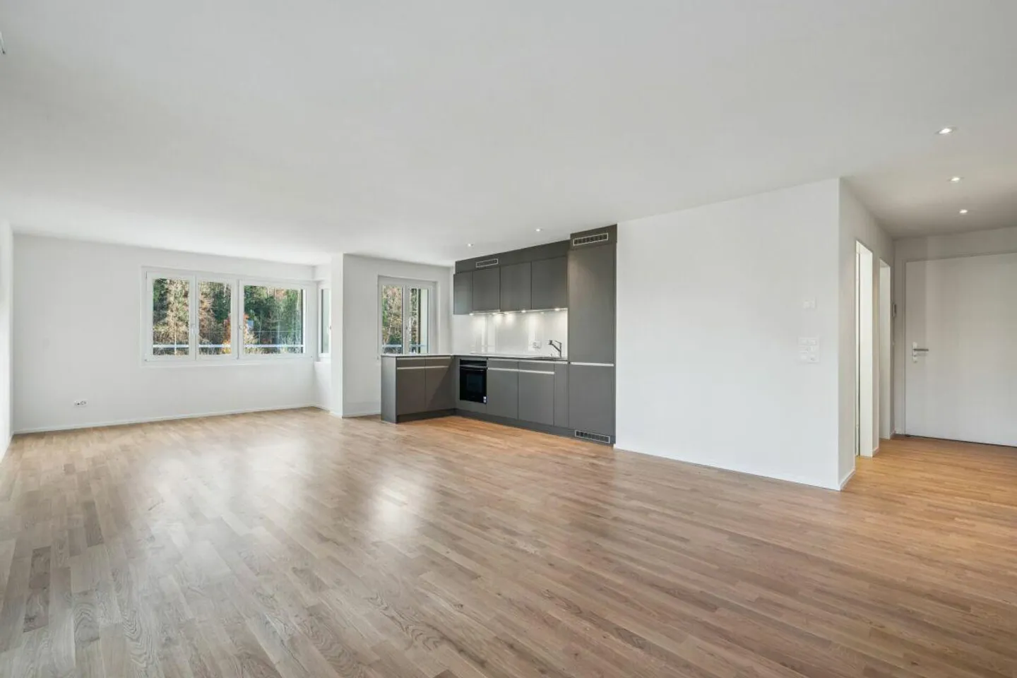 One of the last apartments - 3.5 rooms, first occupancy in district 2 - Photo 4 of 10