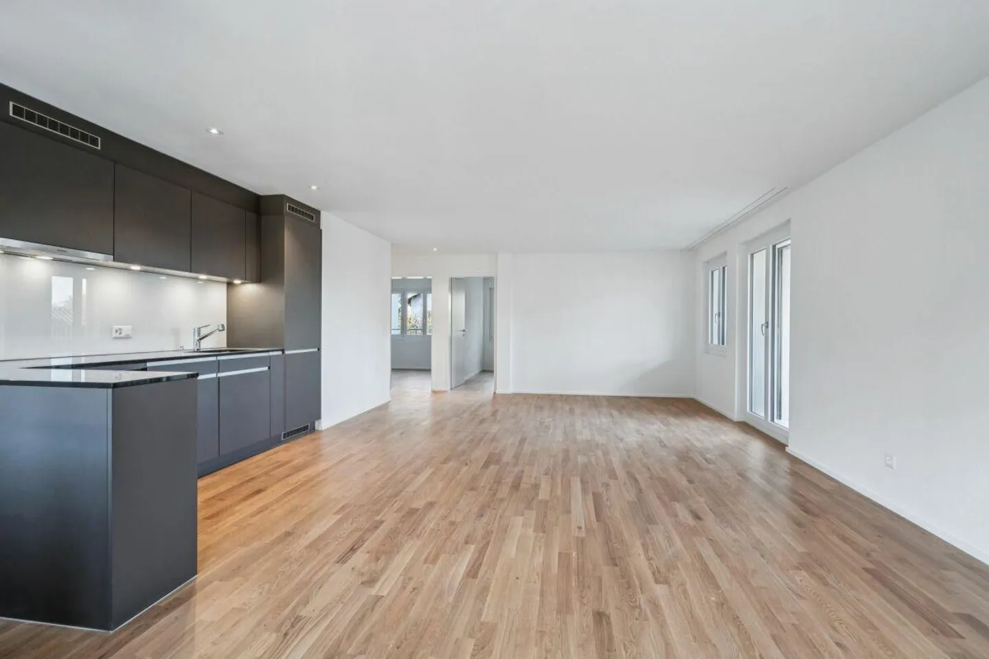 One of the last apartments - 3.5 rooms, first occupancy in district 2 - Photo 5 of 10