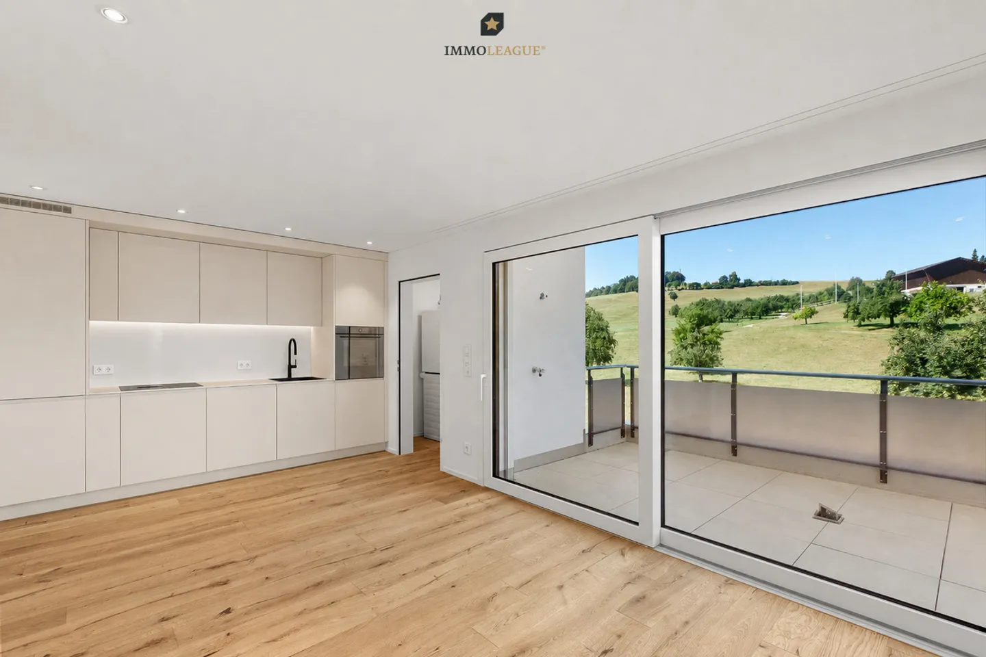 Stylish Apartment with Green View - Photo 2 of 7