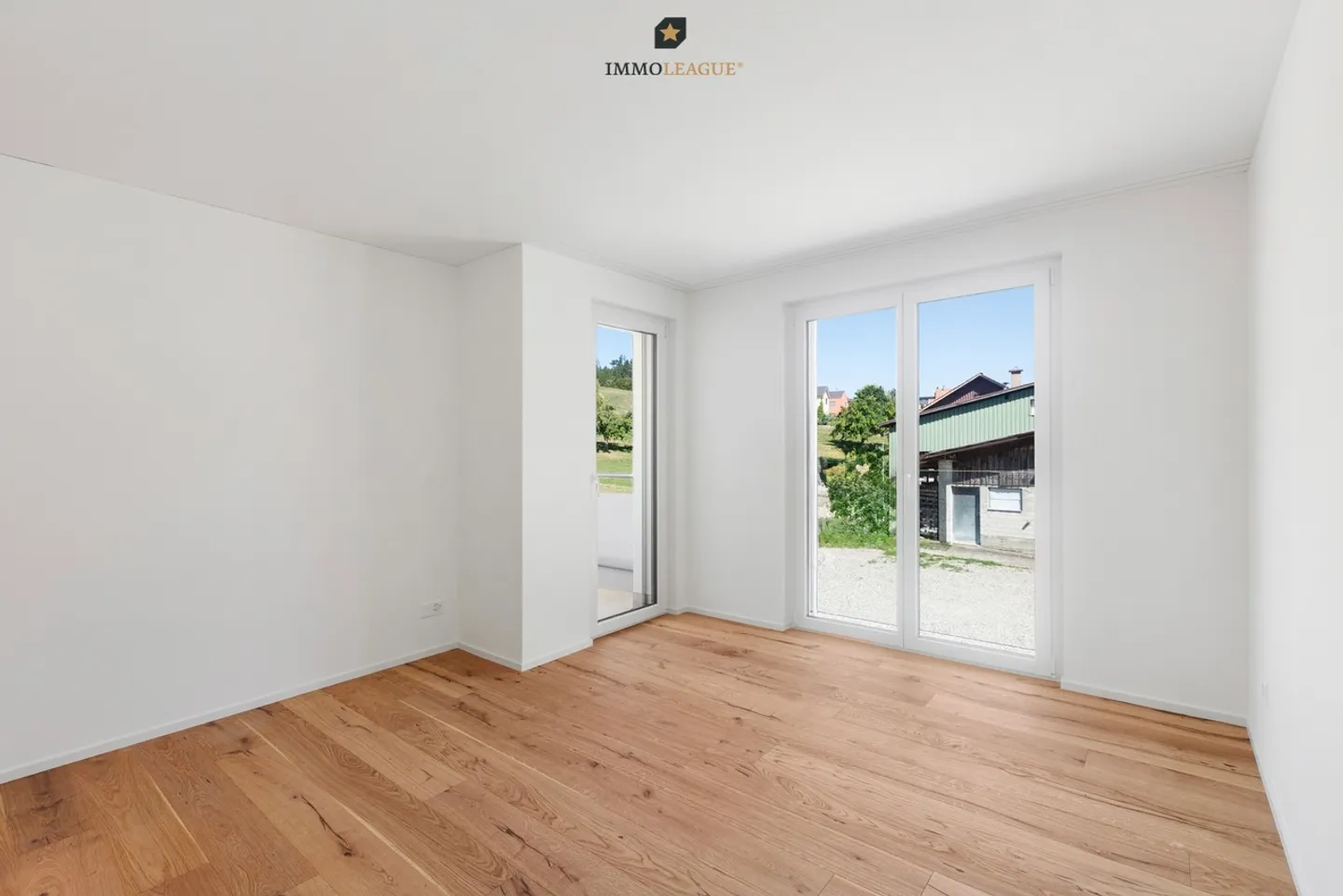 Stylish Apartment with Green View - Photo 3 of 7