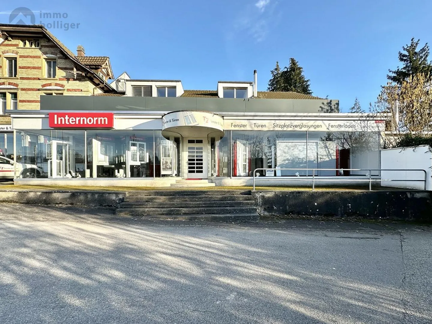 Ampio spazio commerciale sulla strada principale a Murgenthal - Foto 1 di 5