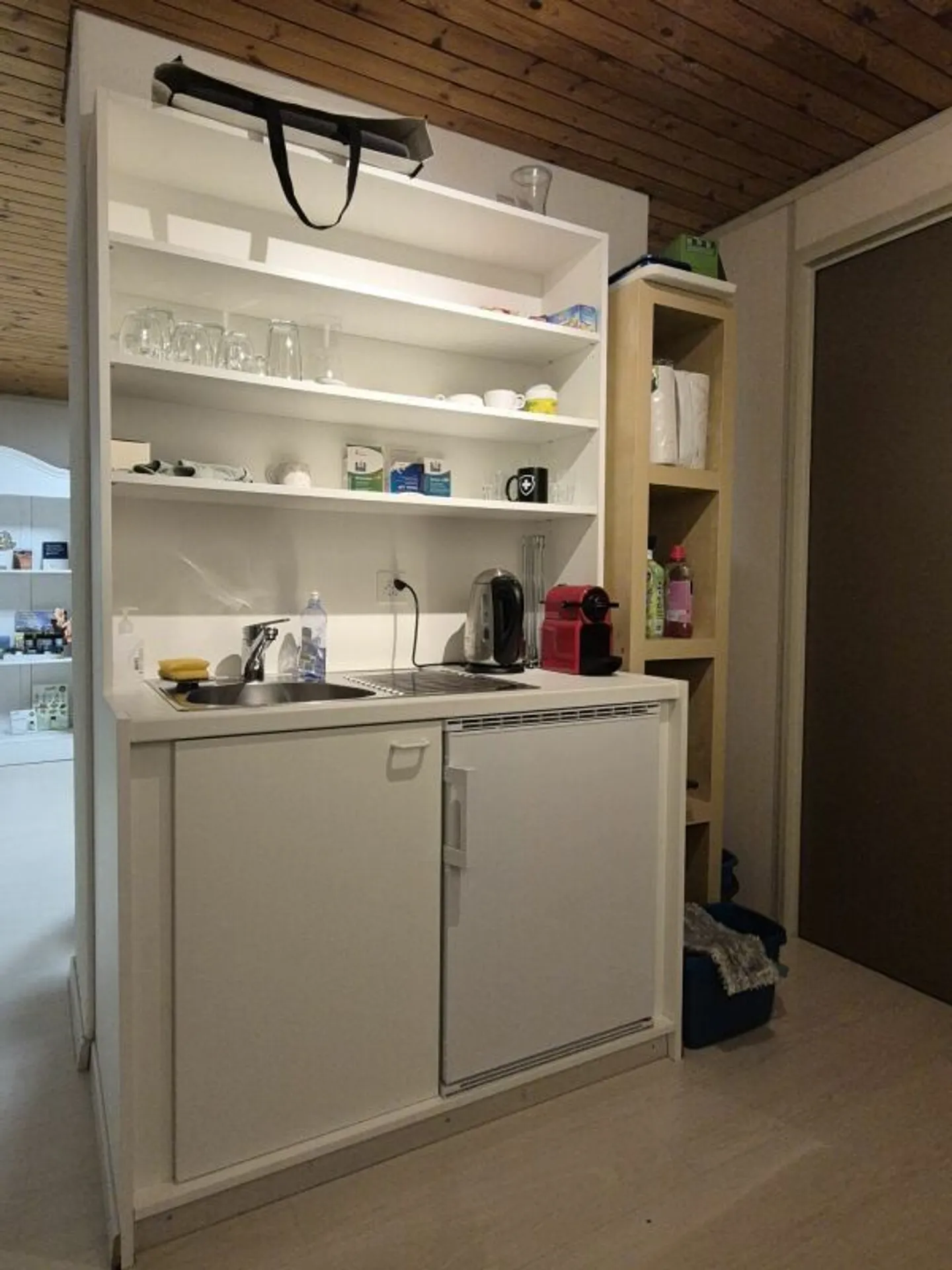 Atelier à louer - Photo 5 sur 6