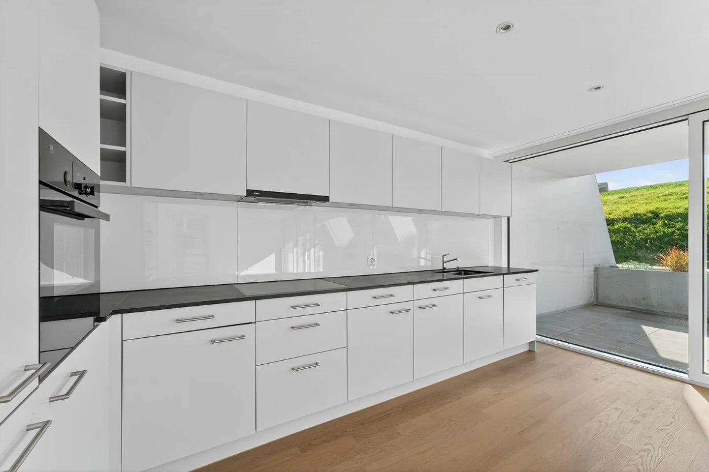 Appartamento moderno e luminoso di 5,5 stanze con una terrazza di 35,5 m² - Foto 4 di 18