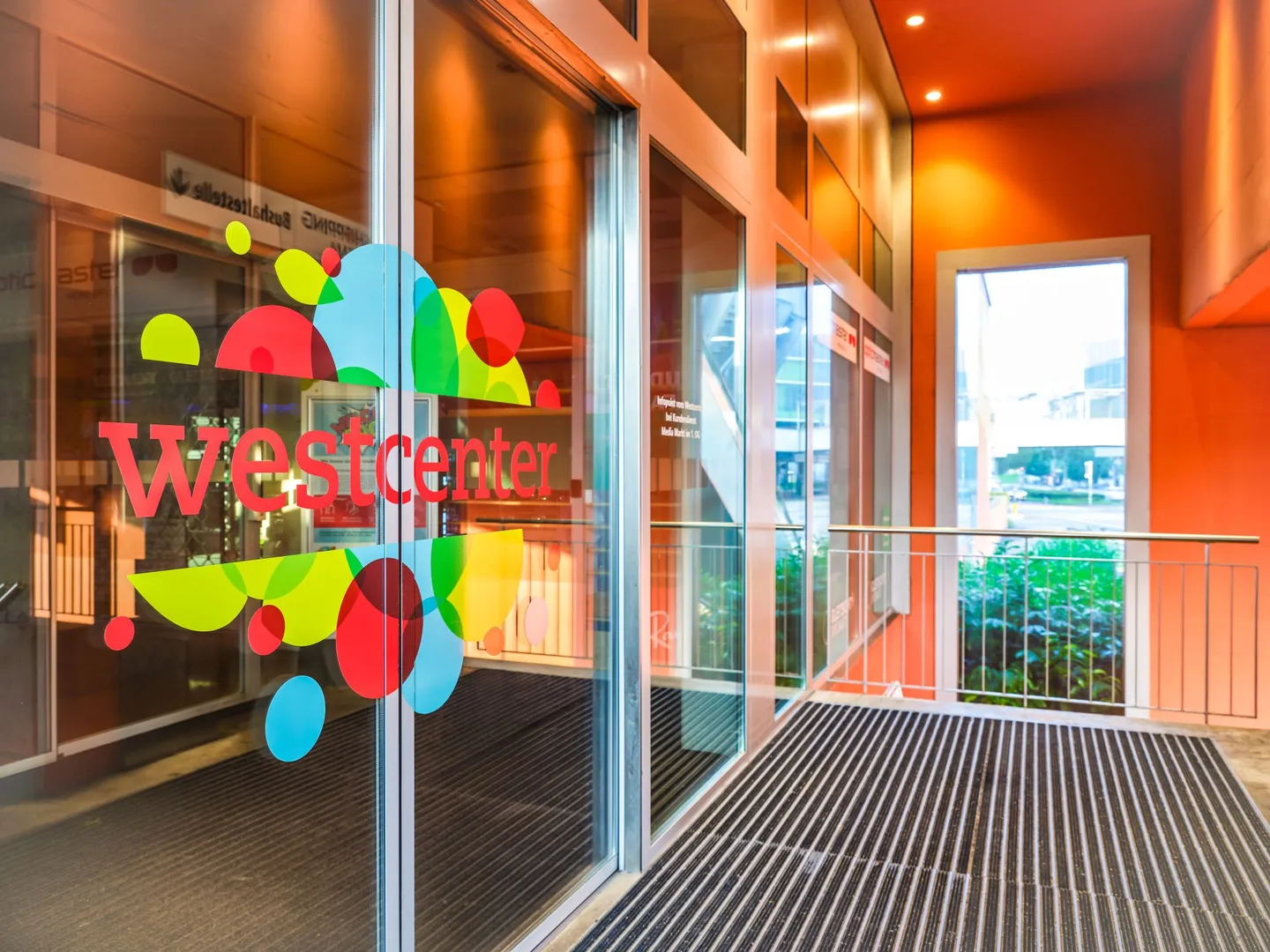 Spazio commerciale ampliato nel Westcenter SG (135 m2) - Foto 2 di 10