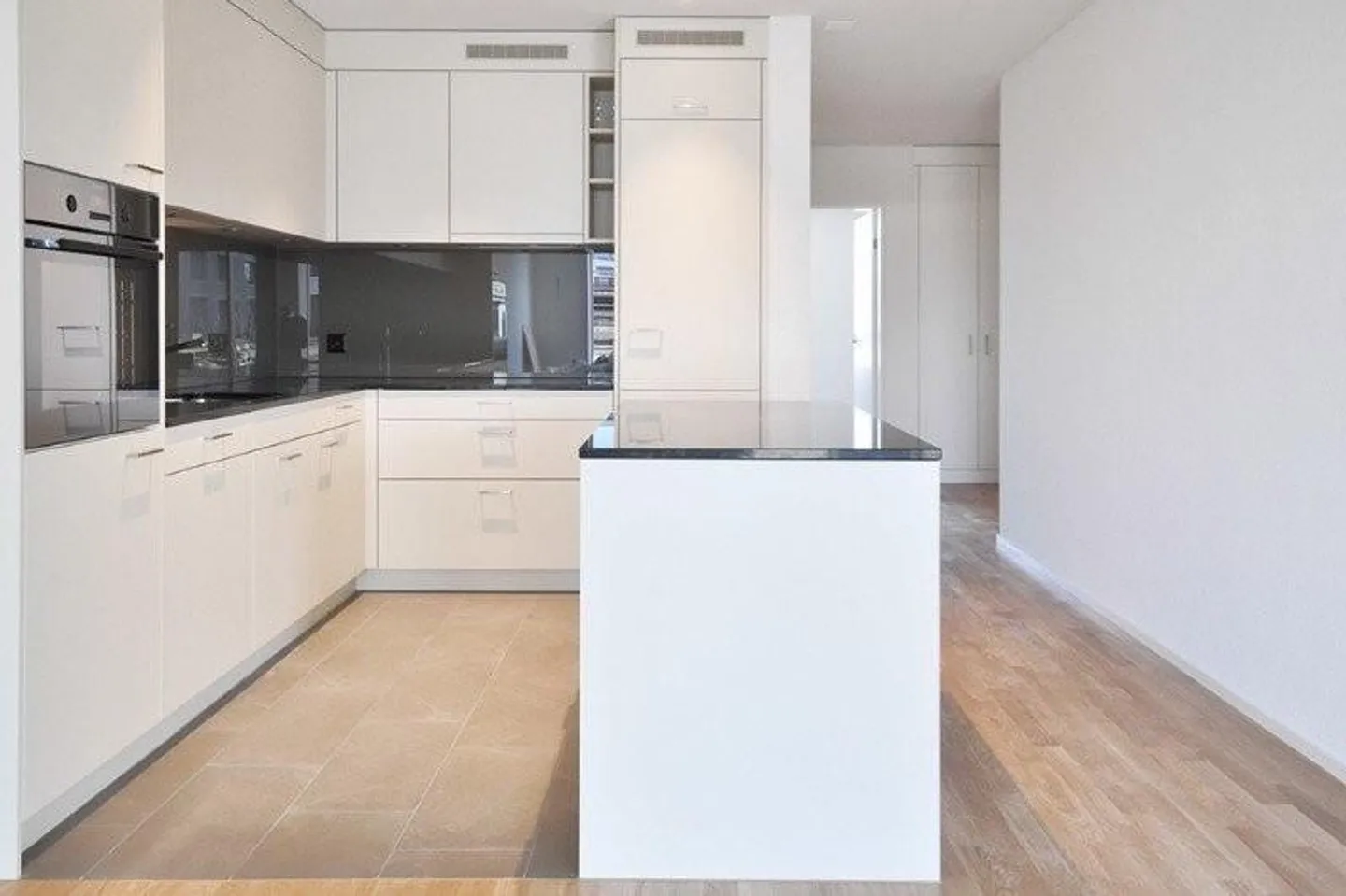 Are you looking for a trendy apartment? - Photo 3 of 7