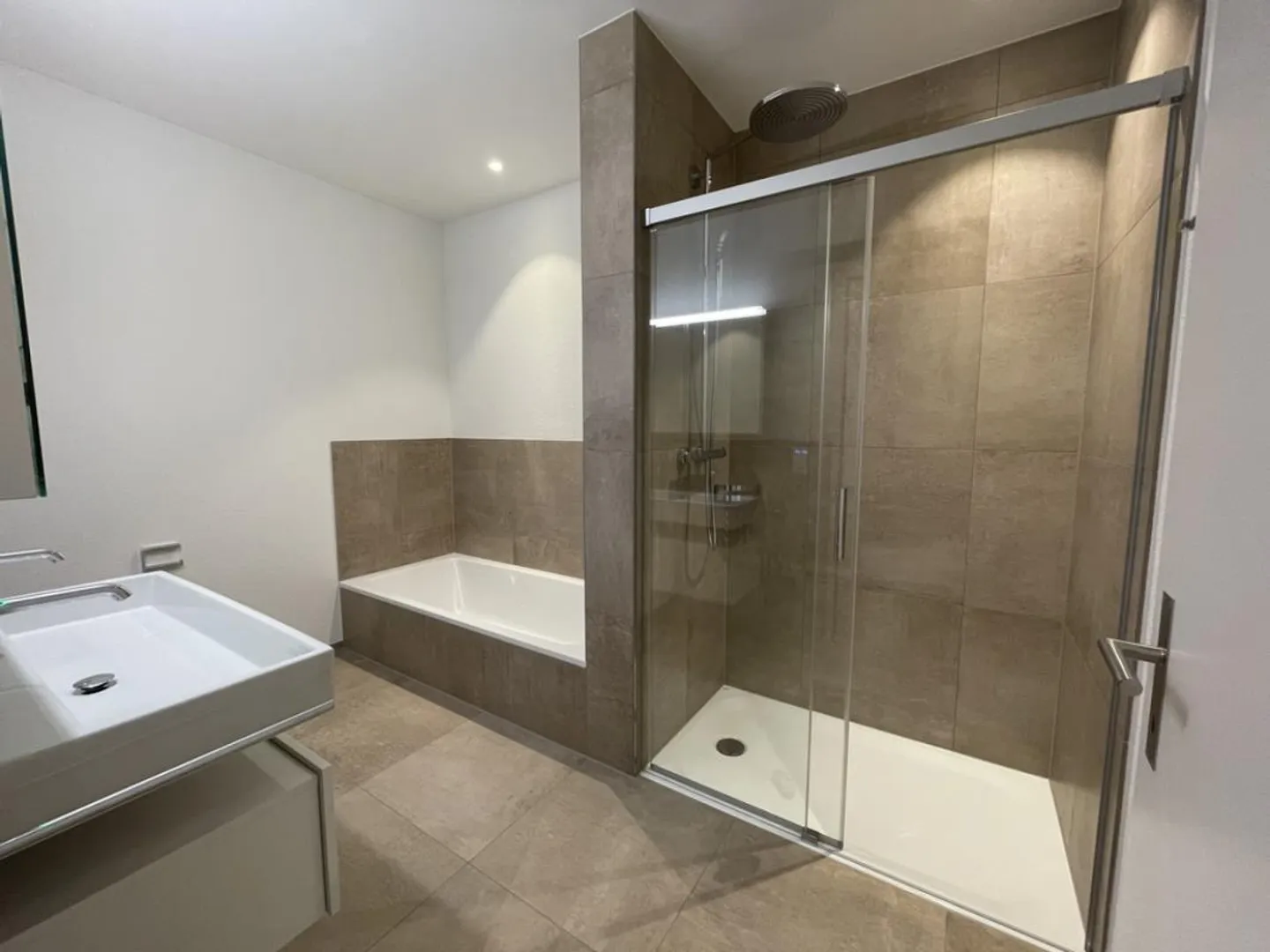 Modern apartment in a quiet location - Photo 7 of 10