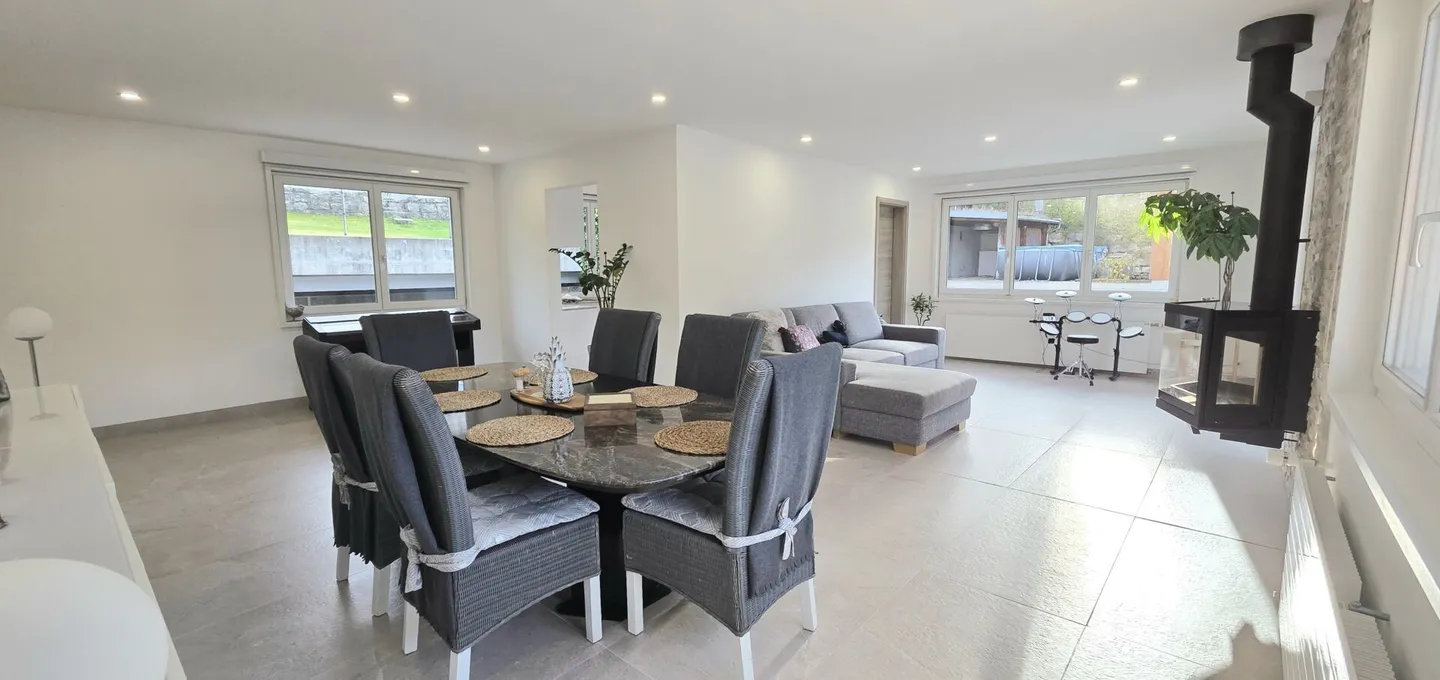 Casa al piano terra di 5,5 stanze con vista panoramica, garage per 3 auto e grande giardino - Foto 3 di 20