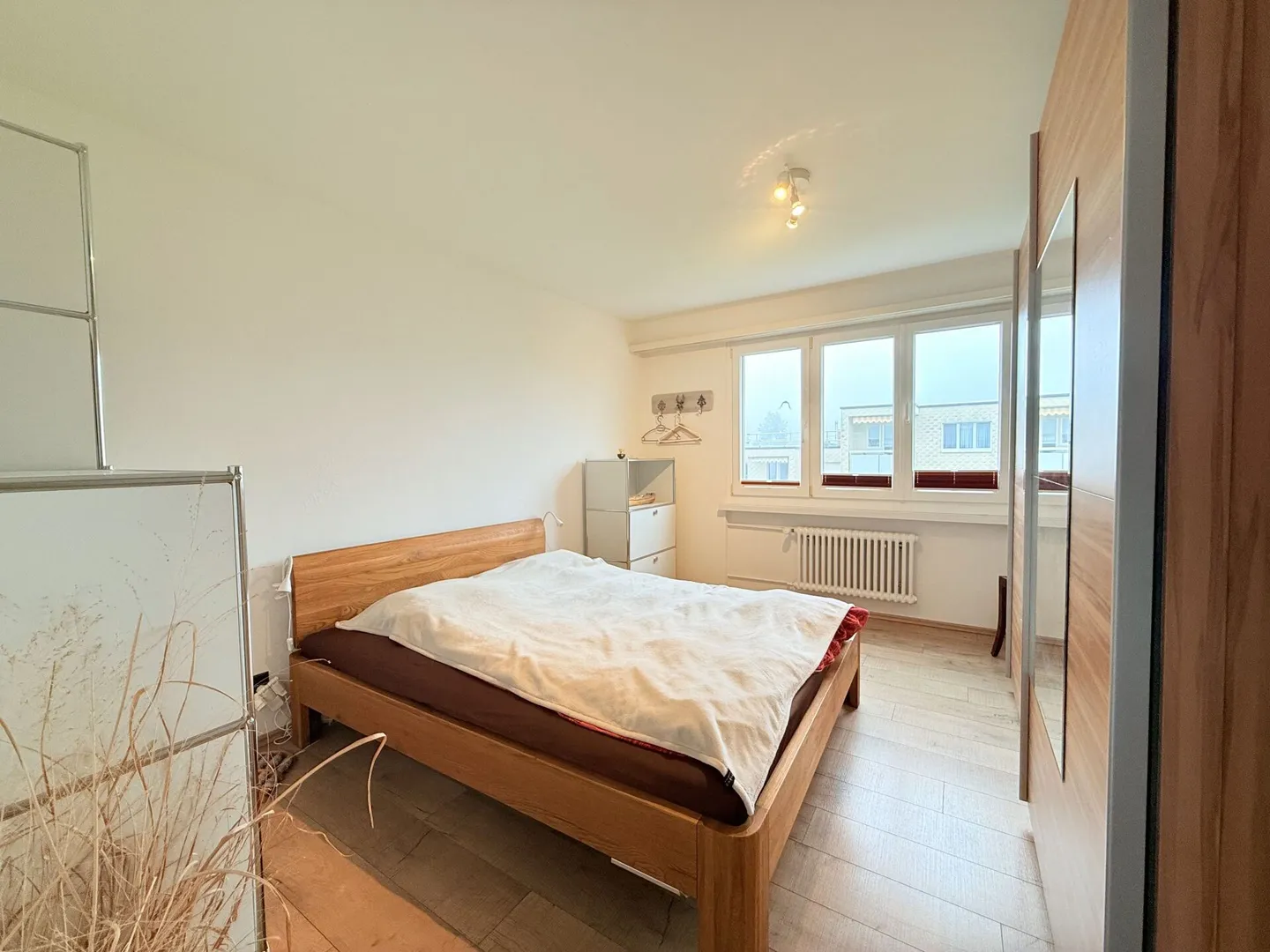 CITY APARTMENT WITH A VIEW - Photo 4 of 9