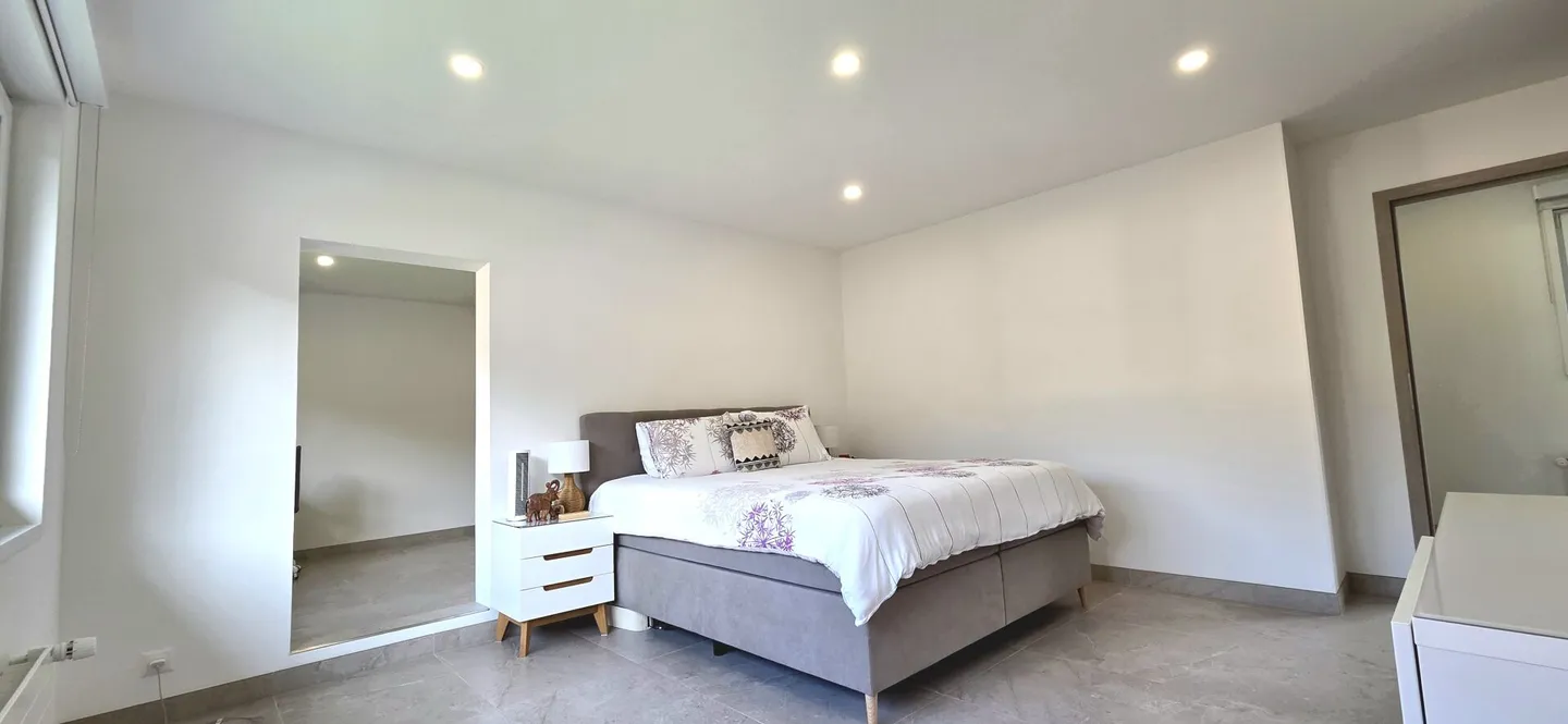 Casa al piano terra di 5,5 stanze con vista panoramica, garage per 3 auto e grande giardino - Foto 11 di 20