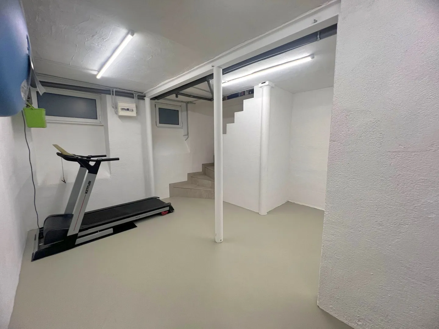 Casa al piano terra di 5,5 stanze con vista panoramica, garage per 3 auto e grande giardino - Foto 15 di 20