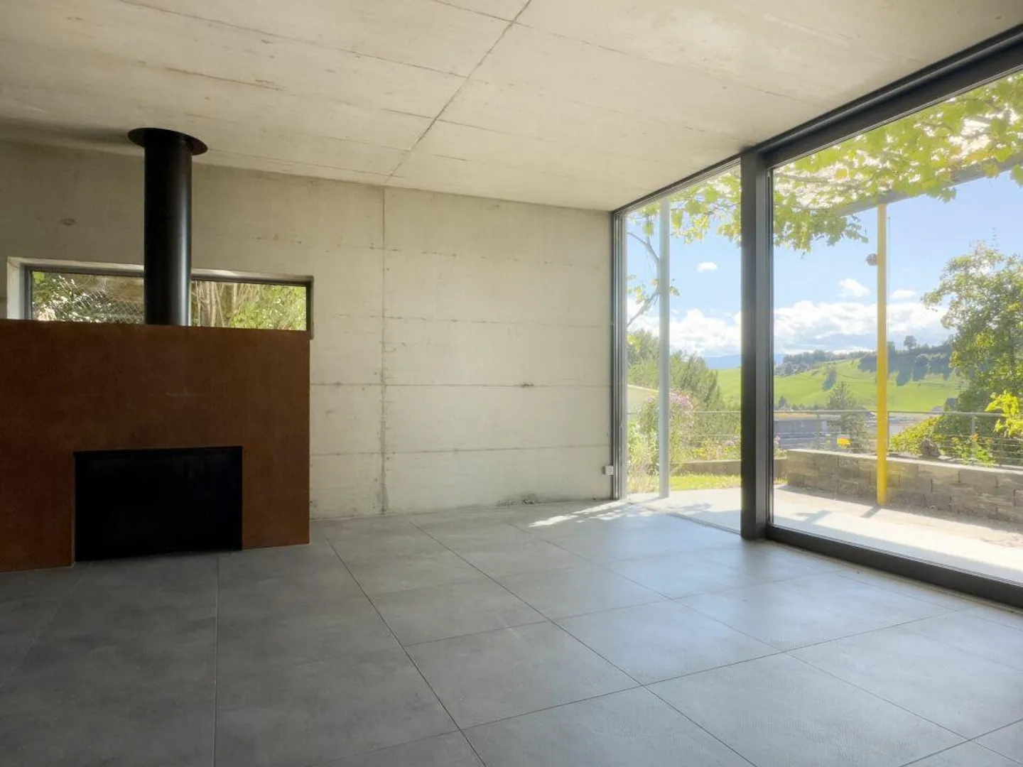 Maison individuelle de 8,5 pièces avec appartement séparé dans un emplacement magnifique à Worb - Photo 4 sur 29